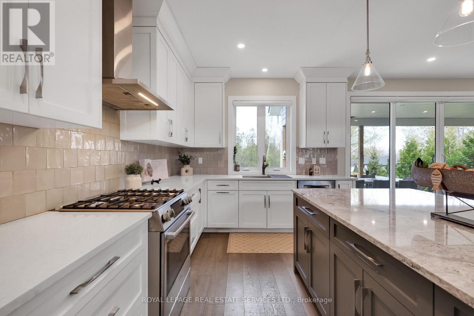 












131 GLENLAKE BOULEVARD

,
Collingwood,




Ontario
L9Y0X2

