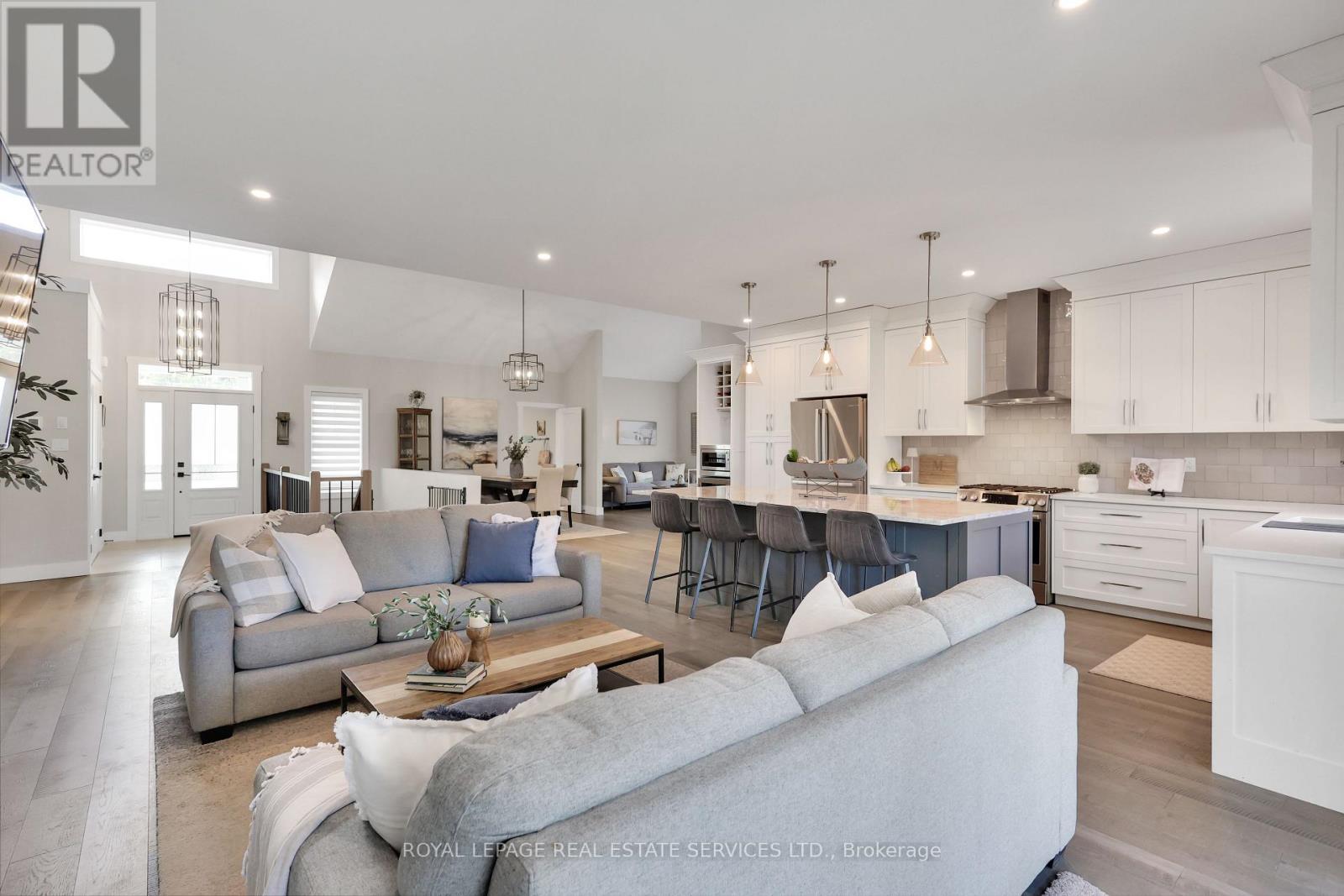 












131 GLENLAKE BOULEVARD

,
Collingwood,




Ontario
L9Y0X2


