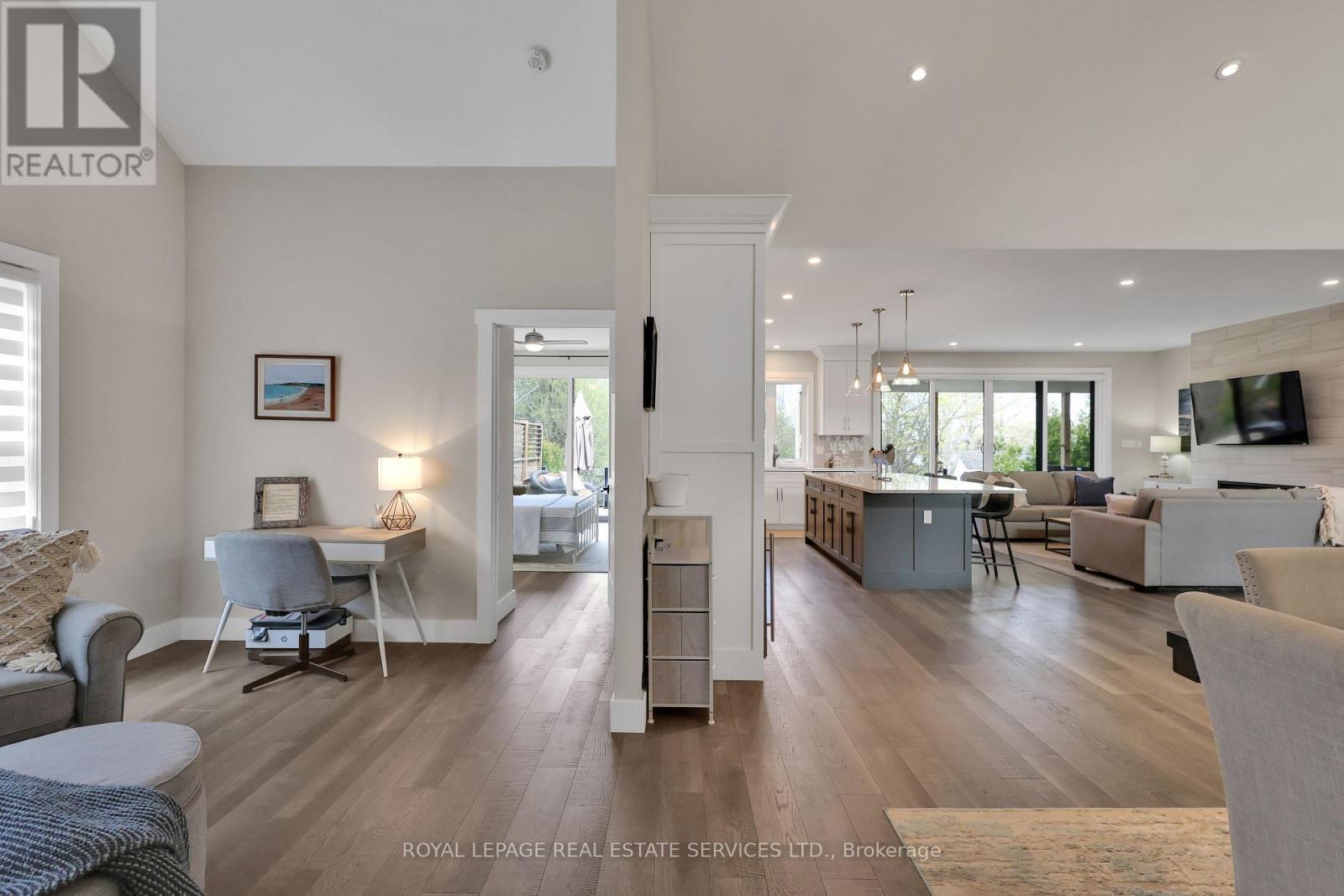 












131 GLENLAKE BOULEVARD

,
Collingwood,




Ontario
L9Y0X2

