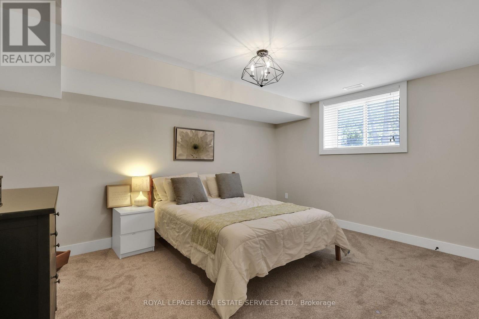 












131 GLENLAKE BOULEVARD

,
Collingwood,




Ontario
L9Y0X2

