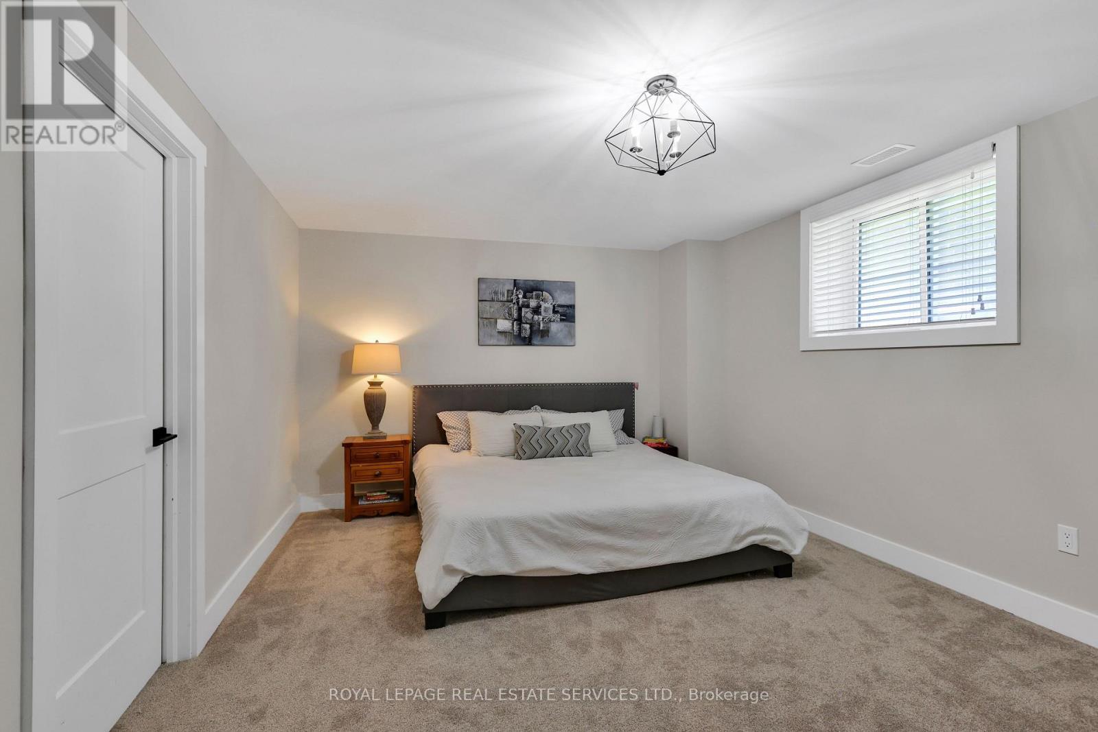 












131 GLENLAKE BOULEVARD

,
Collingwood,




Ontario
L9Y0X2

