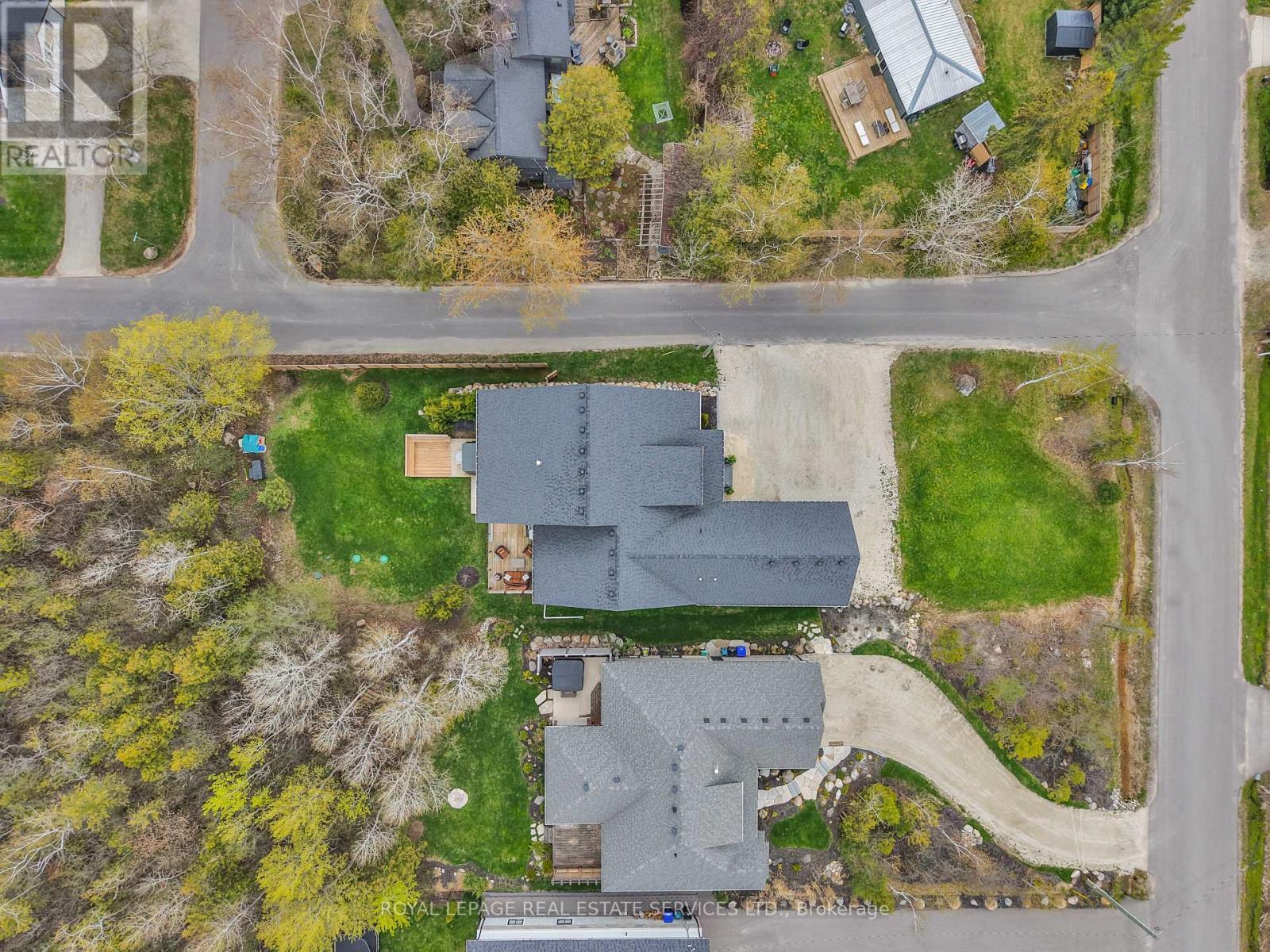 












131 GLENLAKE BOULEVARD

,
Collingwood,




Ontario
L9Y0X2

