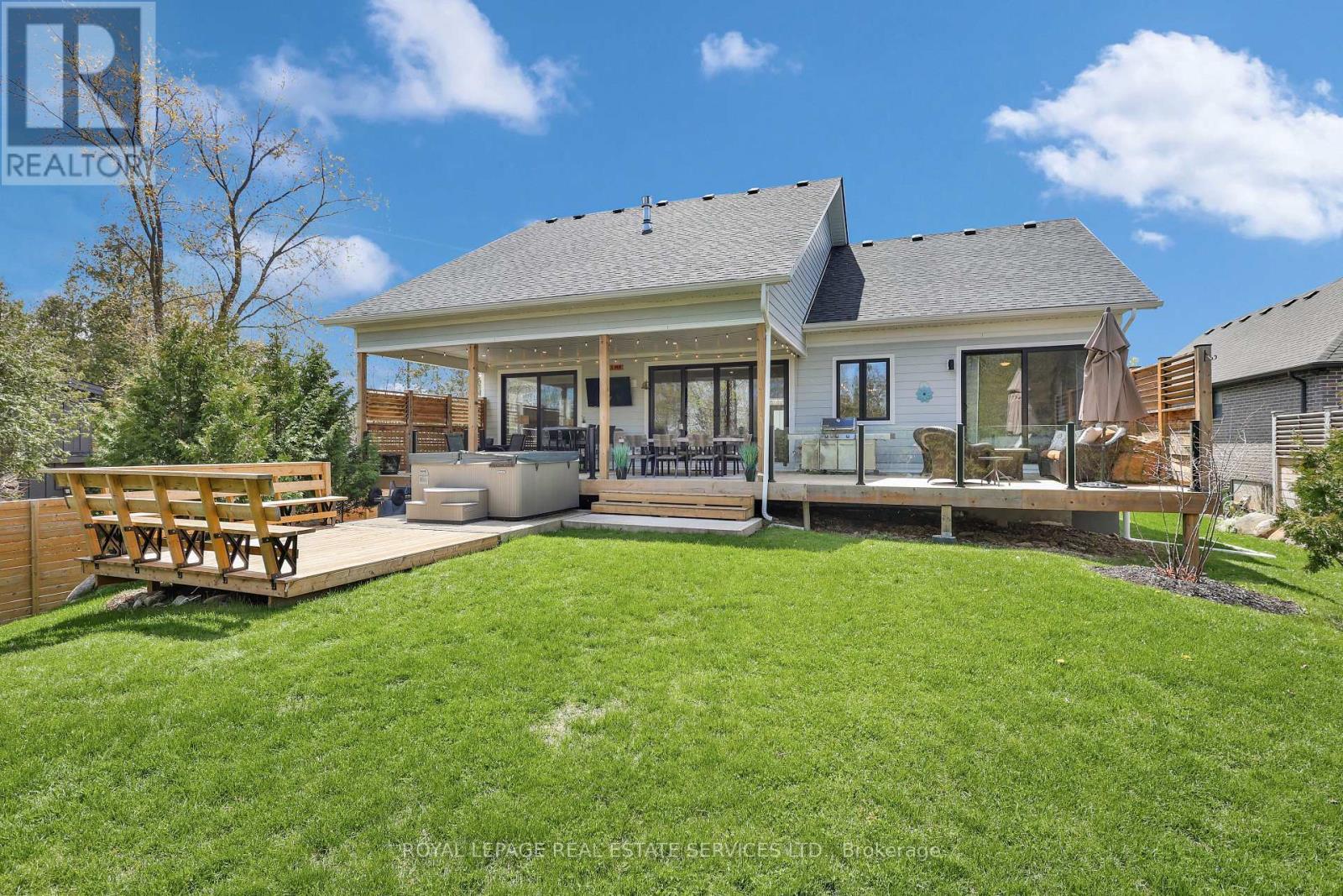 












131 GLENLAKE BOULEVARD

,
Collingwood,




Ontario
L9Y0X2

