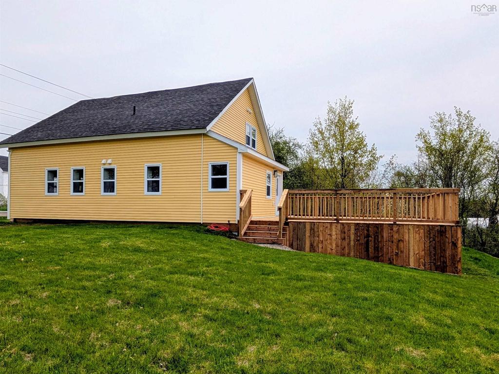 












8836 HWY 2 Highway

,
Great Village,




NS
B0M 1L0

