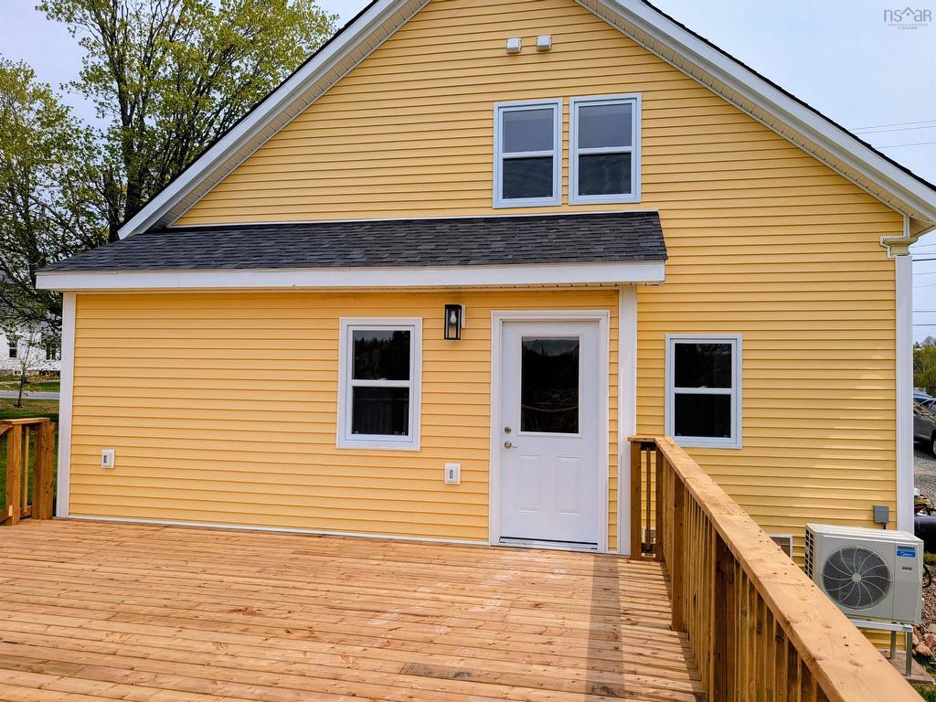 












8836 HWY 2 Highway

,
Great Village,




NS
B0M 1L0

