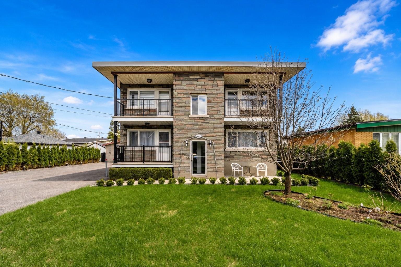 









2175


Rue Tremblay

,
Longueuil (Saint-Hubert),




QC
J3Y4B8

