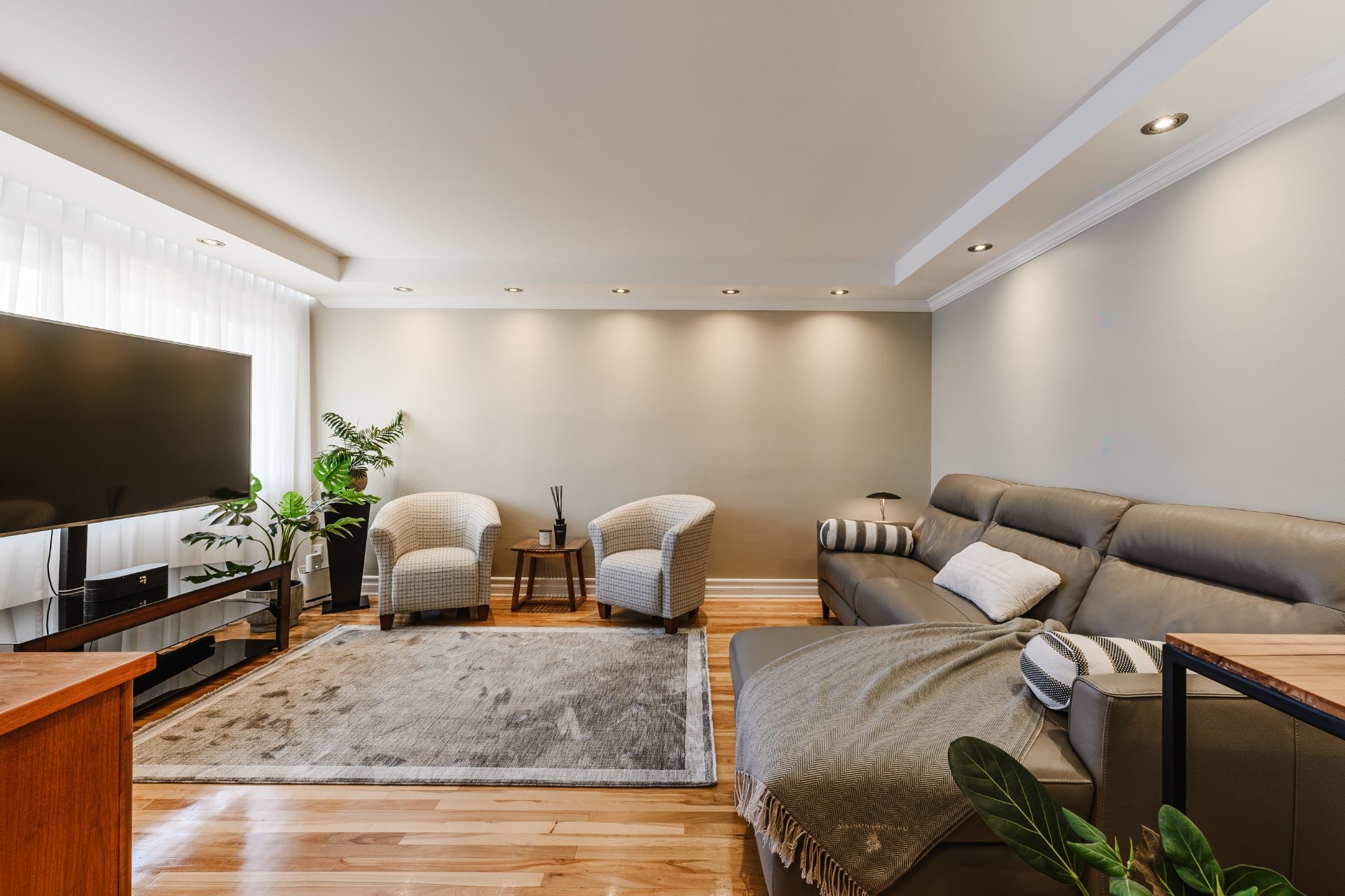 









2175


Rue Tremblay

,
Longueuil (Saint-Hubert),




QC
J3Y4B8

