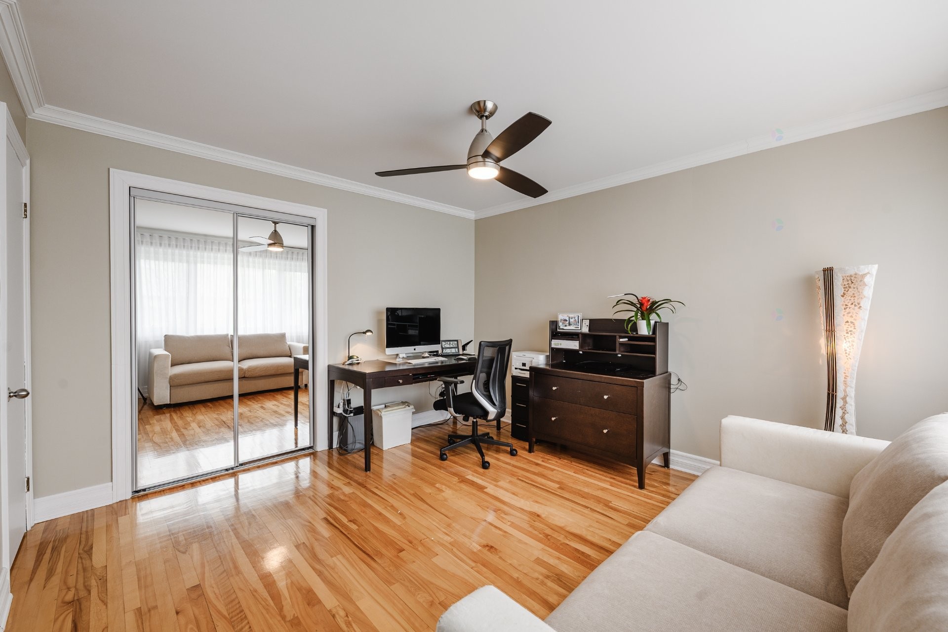 









2175


Rue Tremblay

,
Longueuil (Saint-Hubert),




QC
J3Y4B8

