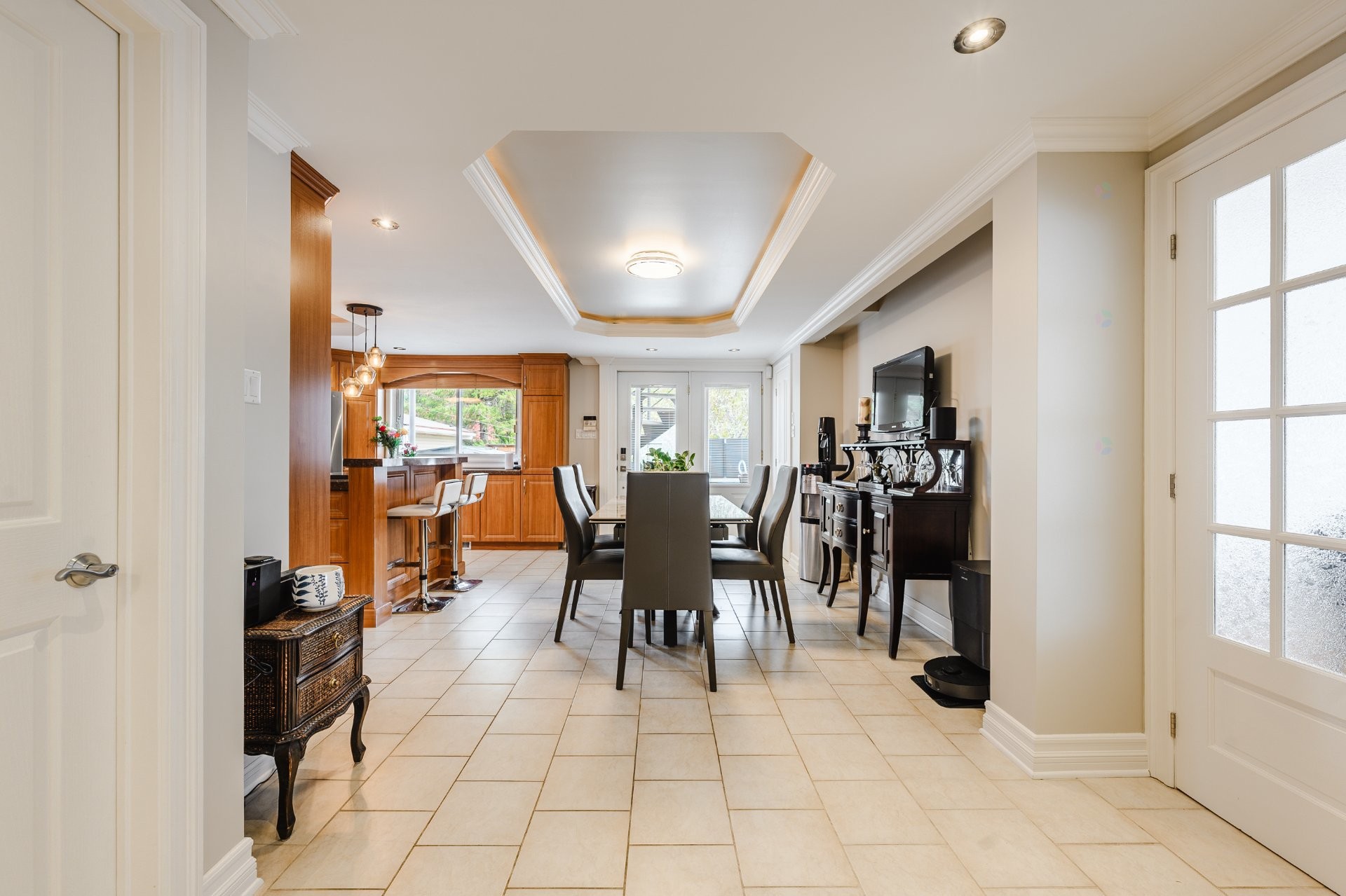 









2175


Rue Tremblay

,
Longueuil (Saint-Hubert),




QC
J3Y4B8

