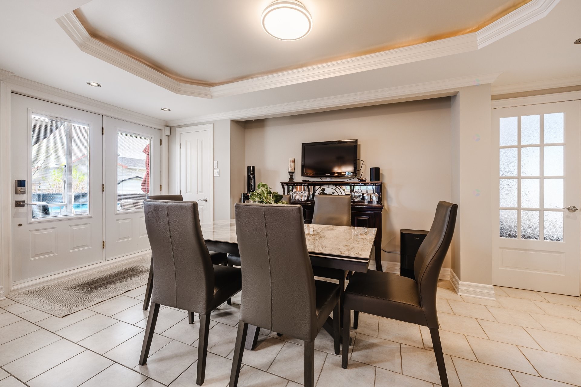 









2175


Rue Tremblay

,
Longueuil (Saint-Hubert),




QC
J3Y4B8

