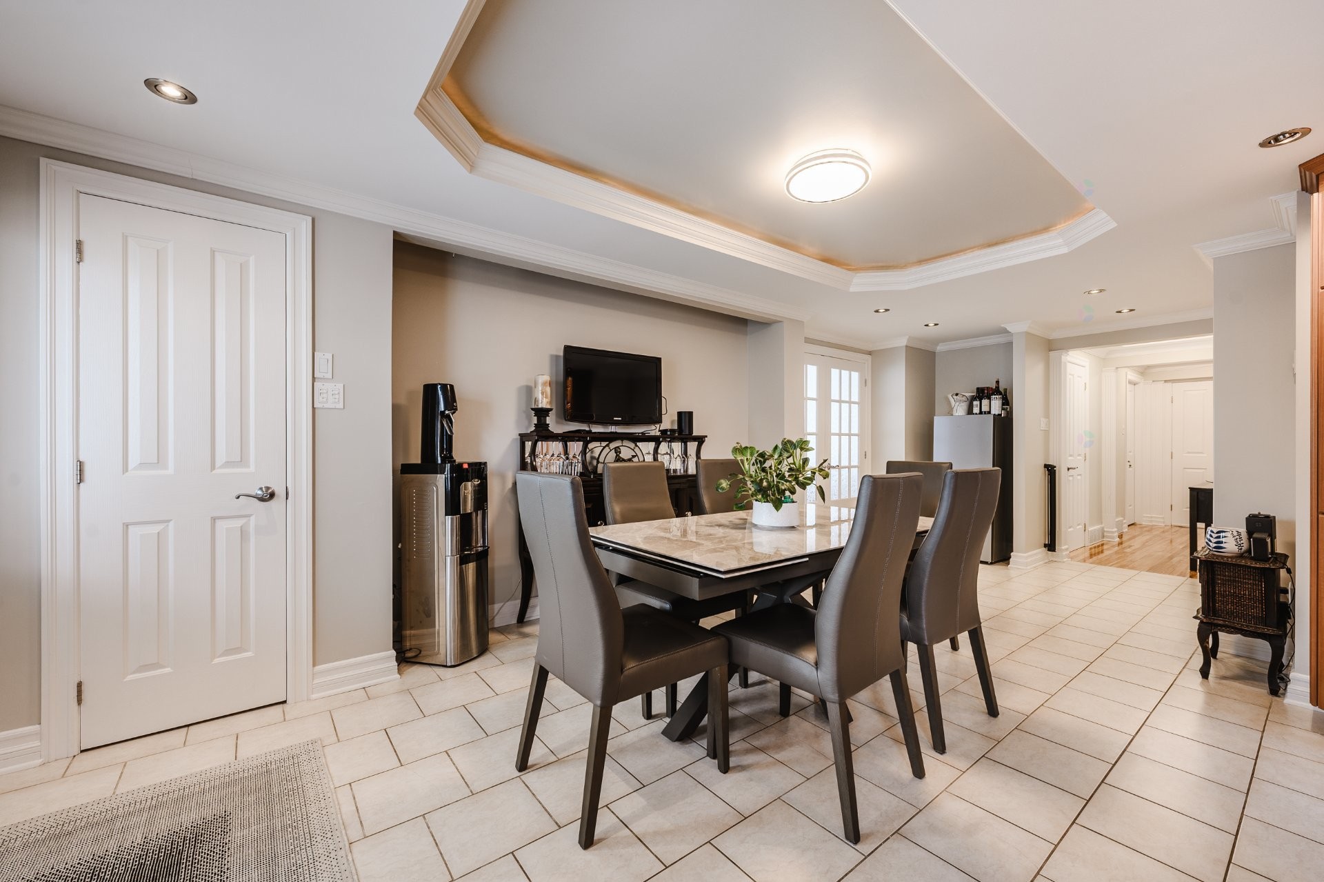 









2175


Rue Tremblay

,
Longueuil (Saint-Hubert),




QC
J3Y4B8

