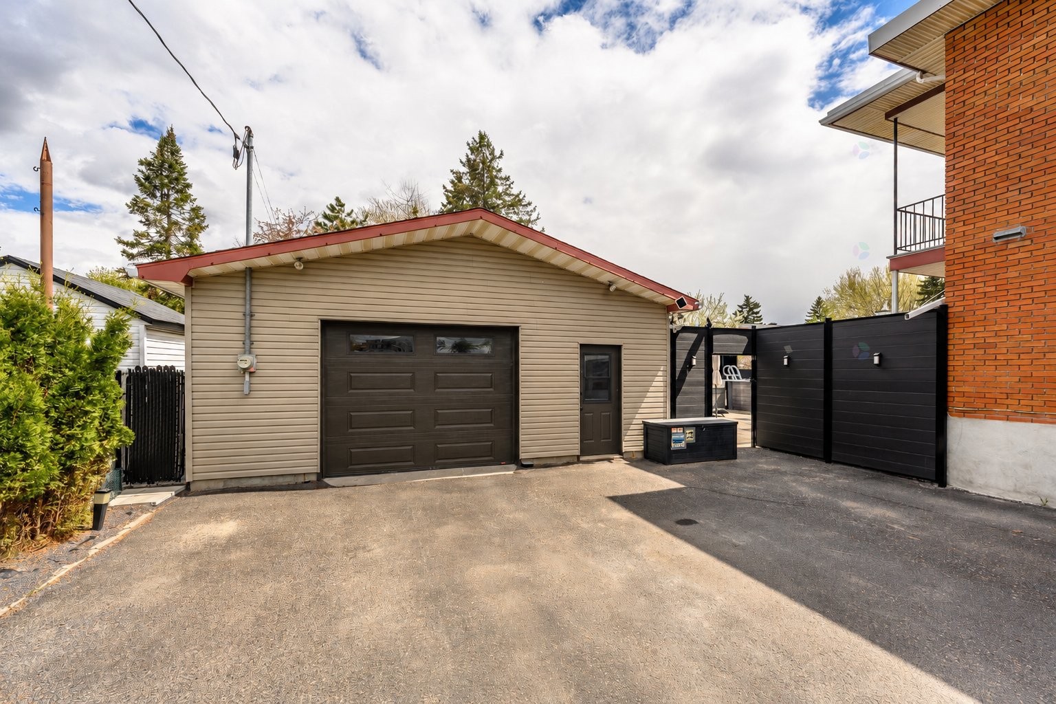 









2175


Rue Tremblay

,
Longueuil (Saint-Hubert),




QC
J3Y4B8

