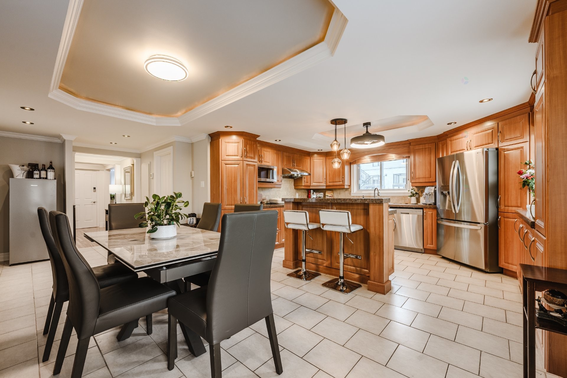 









2175


Rue Tremblay

,
Longueuil (Saint-Hubert),




QC
J3Y4B8

