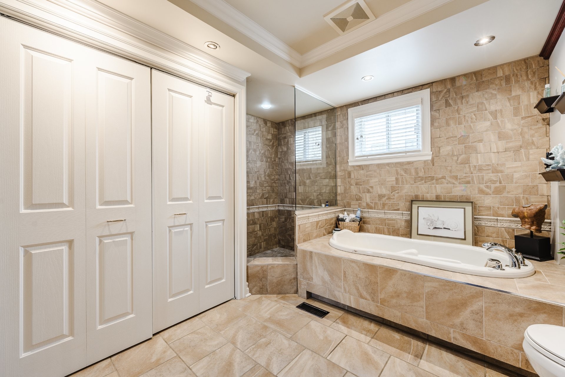 









2175


Rue Tremblay

,
Longueuil (Saint-Hubert),




QC
J3Y4B8

