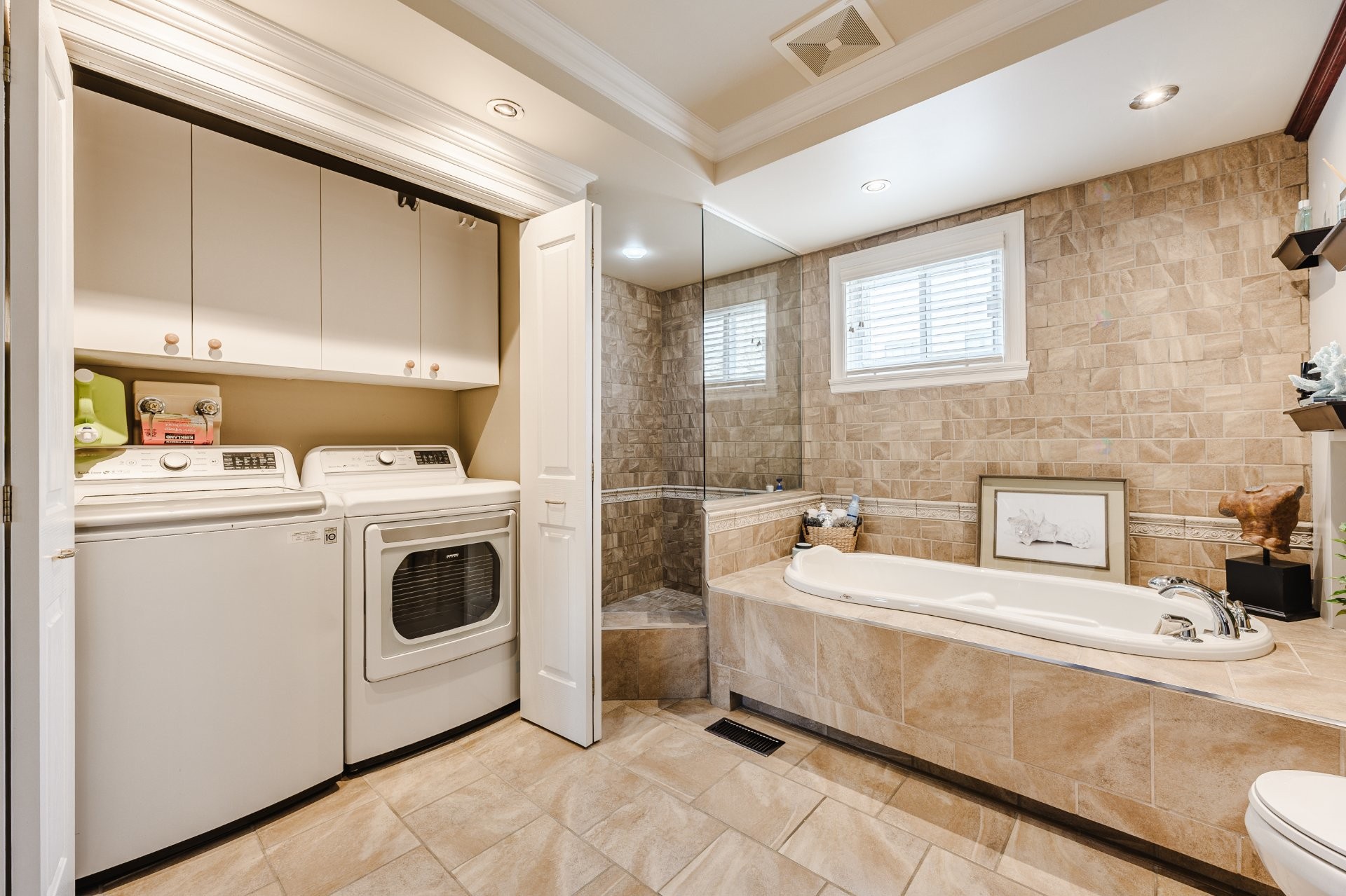 









2175


Rue Tremblay

,
Longueuil (Saint-Hubert),




QC
J3Y4B8


