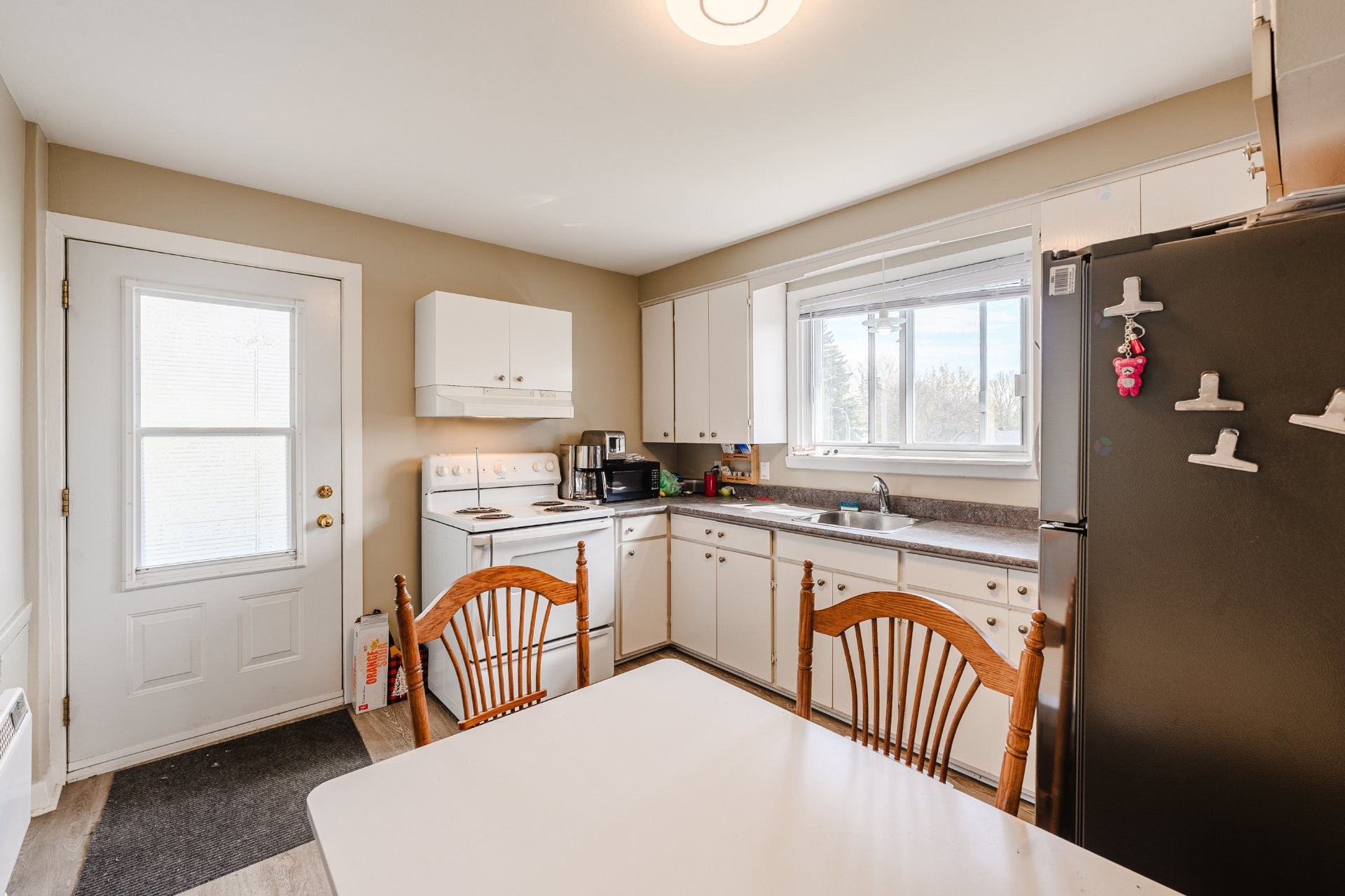 









2175


Rue Tremblay

,
Longueuil (Saint-Hubert),




QC
J3Y4B8

