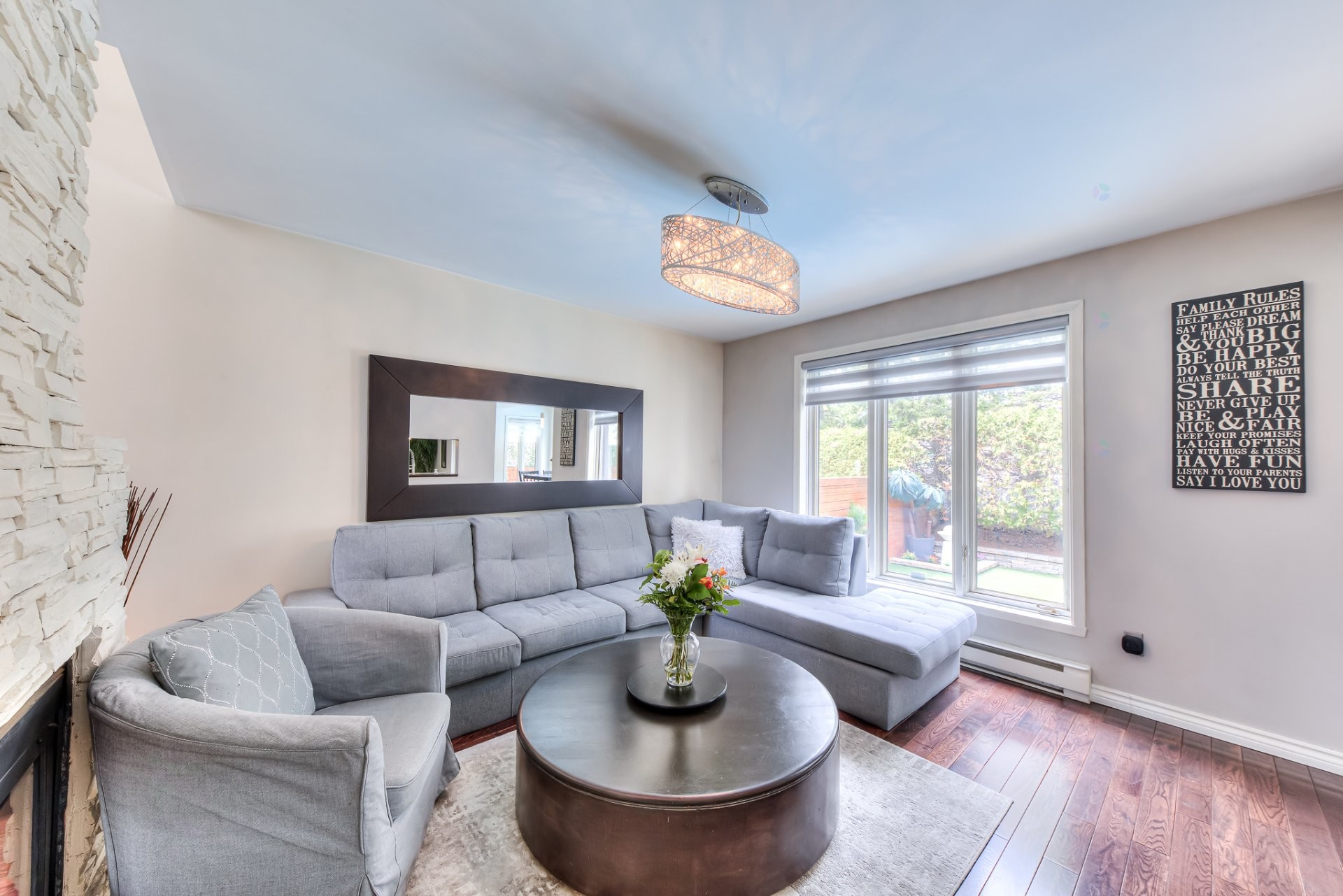 









1635


Rue Delage

,
Boisbriand,




QC
J7G3A9

