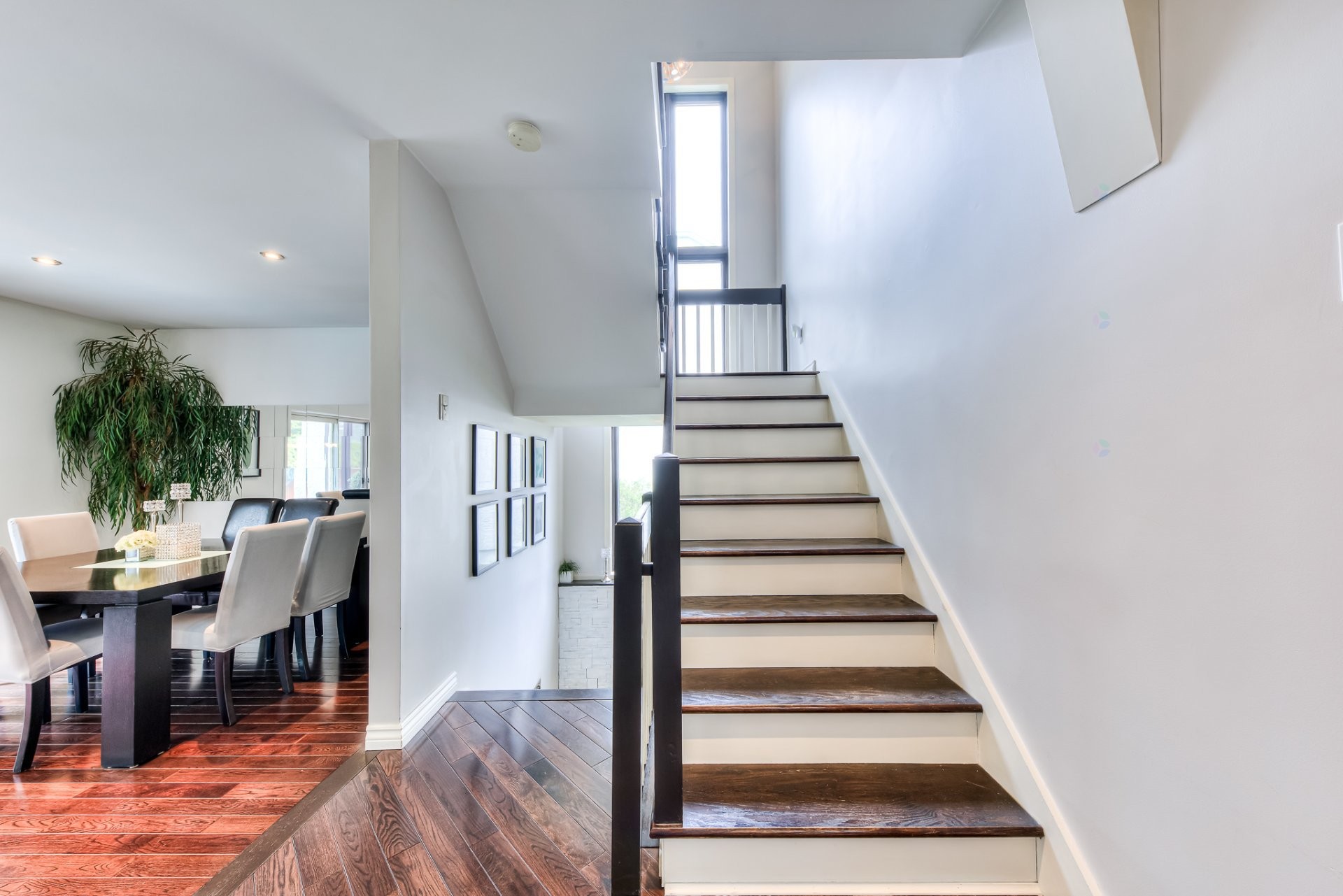 









1635


Rue Delage

,
Boisbriand,




QC
J7G3A9

