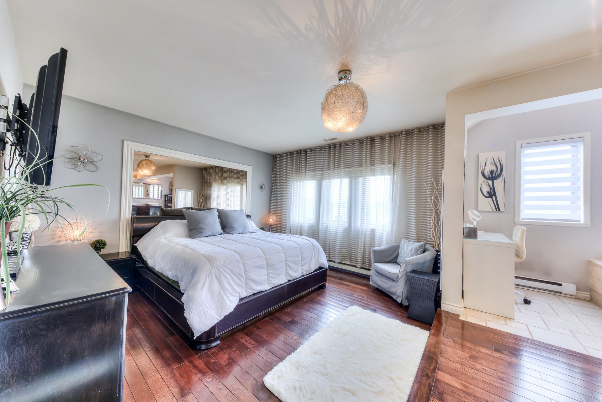 









1635


Rue Delage

,
Boisbriand,




QC
J7G3A9

