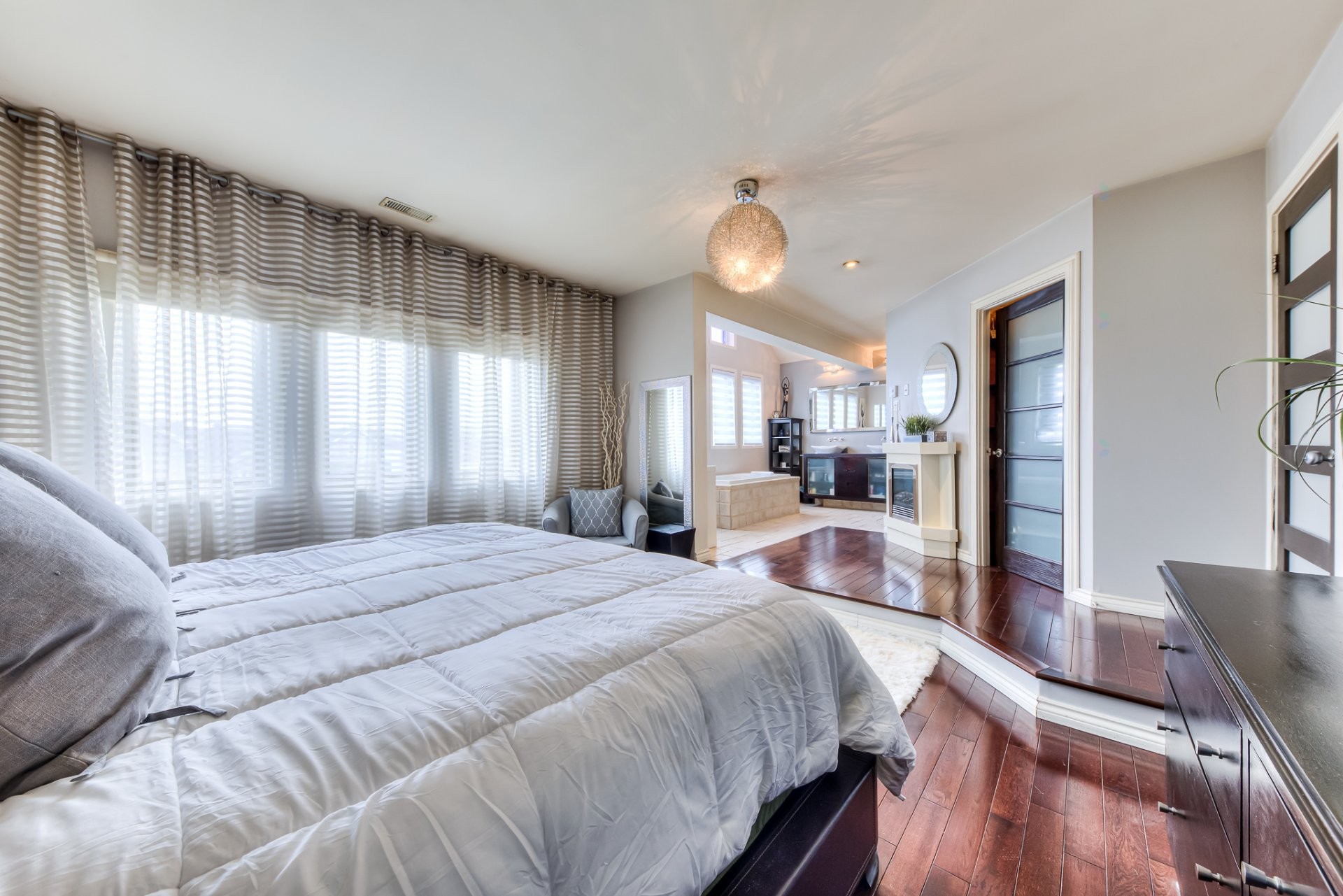 









1635


Rue Delage

,
Boisbriand,




QC
J7G3A9

