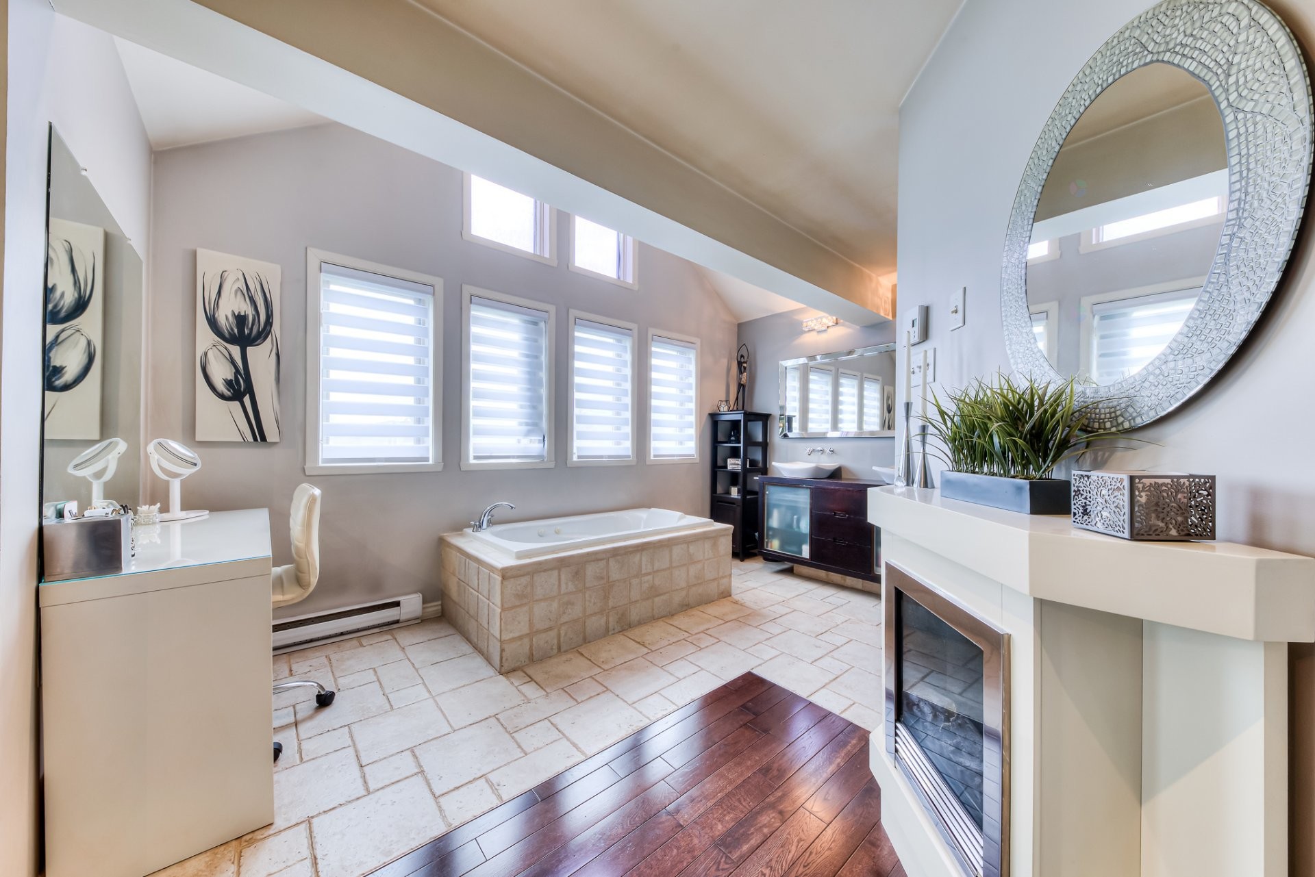 









1635


Rue Delage

,
Boisbriand,




QC
J7G3A9

