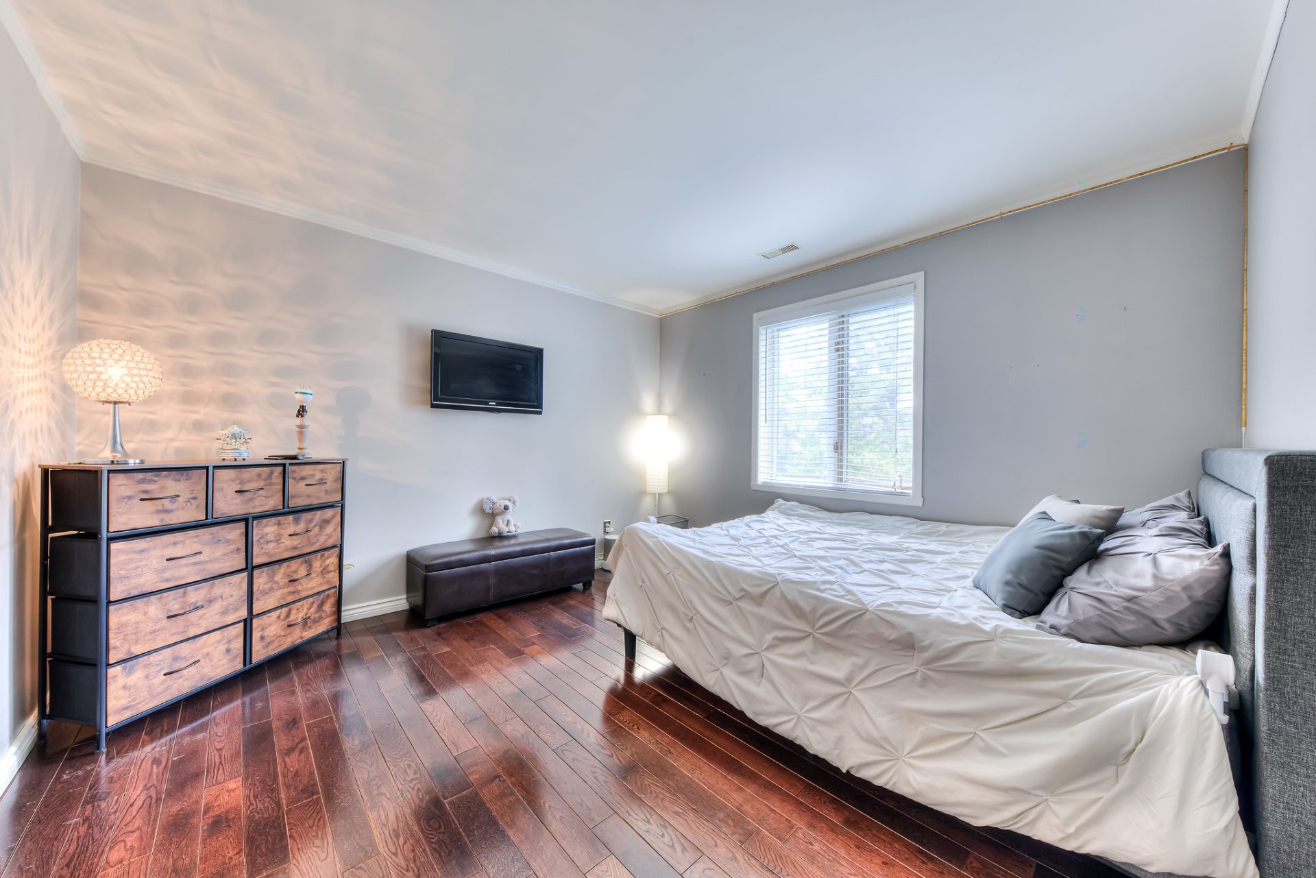 









1635


Rue Delage

,
Boisbriand,




QC
J7G3A9

