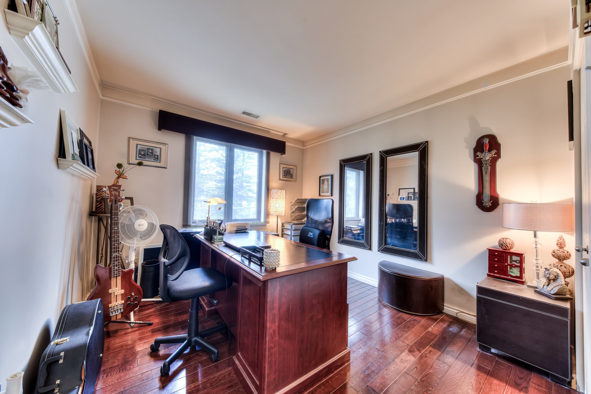 









1635


Rue Delage

,
Boisbriand,




QC
J7G3A9

