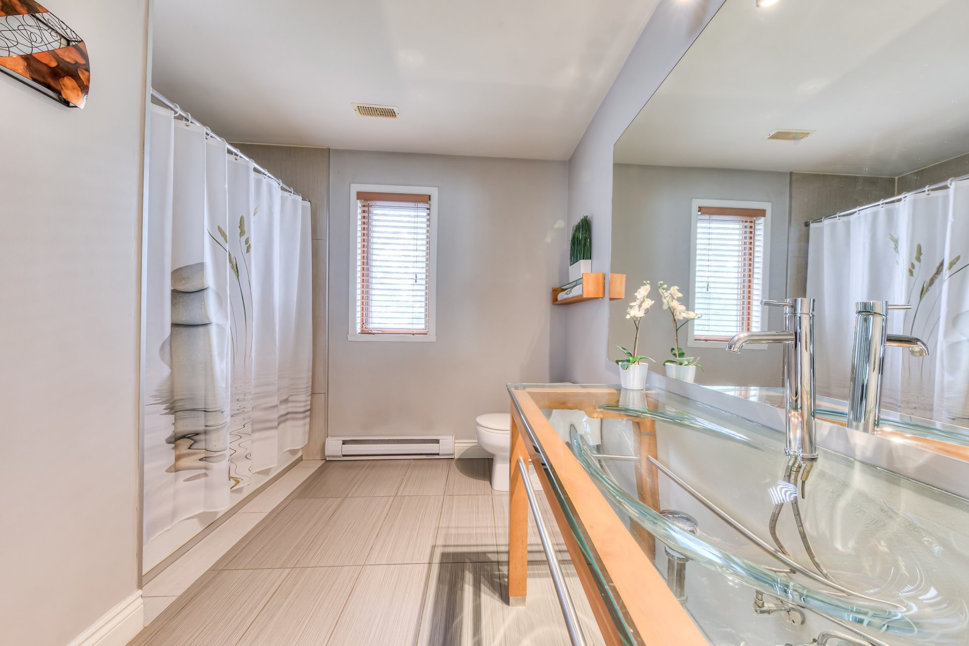 









1635


Rue Delage

,
Boisbriand,




QC
J7G3A9

