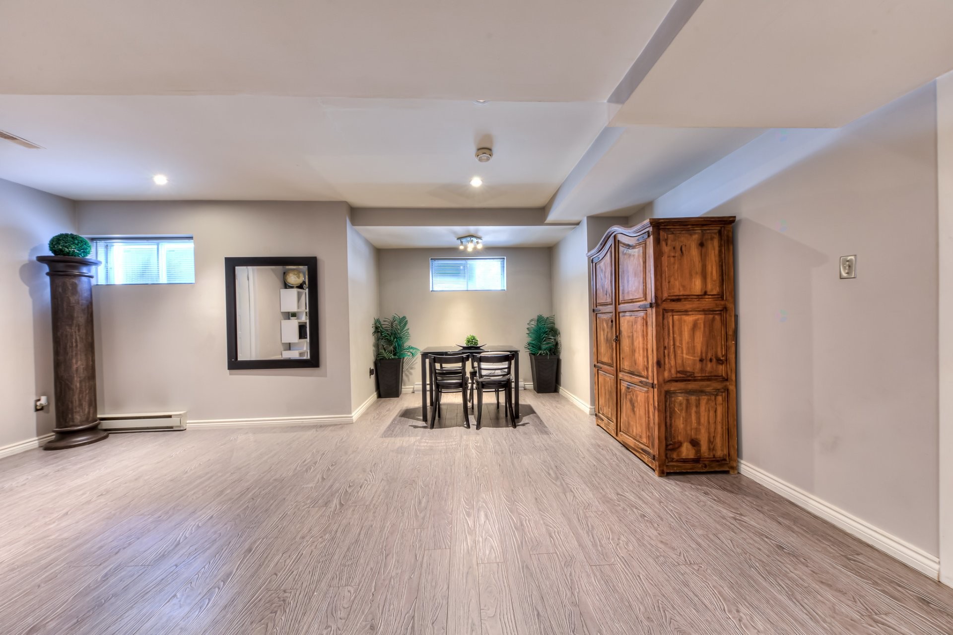 









1635


Rue Delage

,
Boisbriand,




QC
J7G3A9

