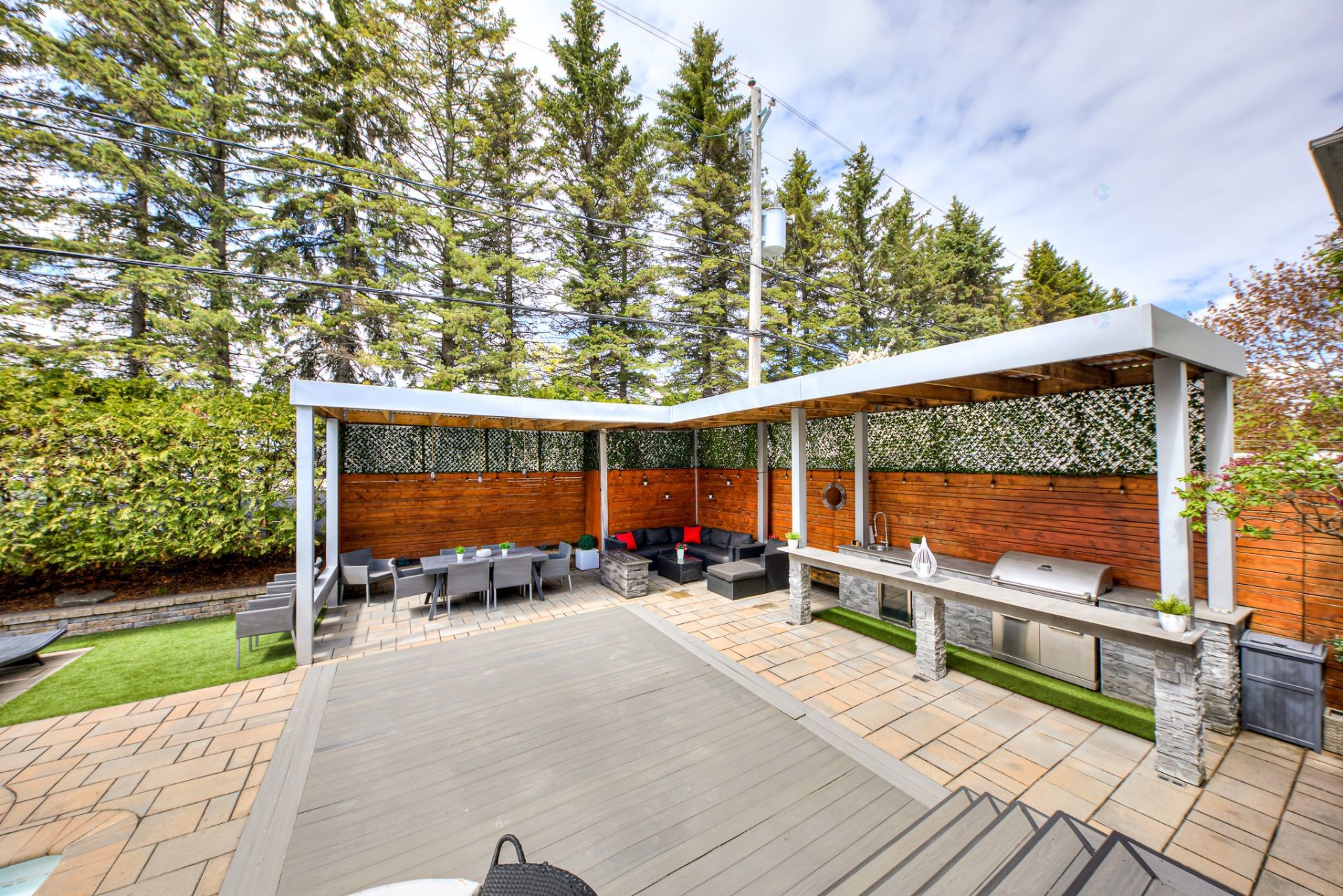 









1635


Rue Delage

,
Boisbriand,




QC
J7G3A9

