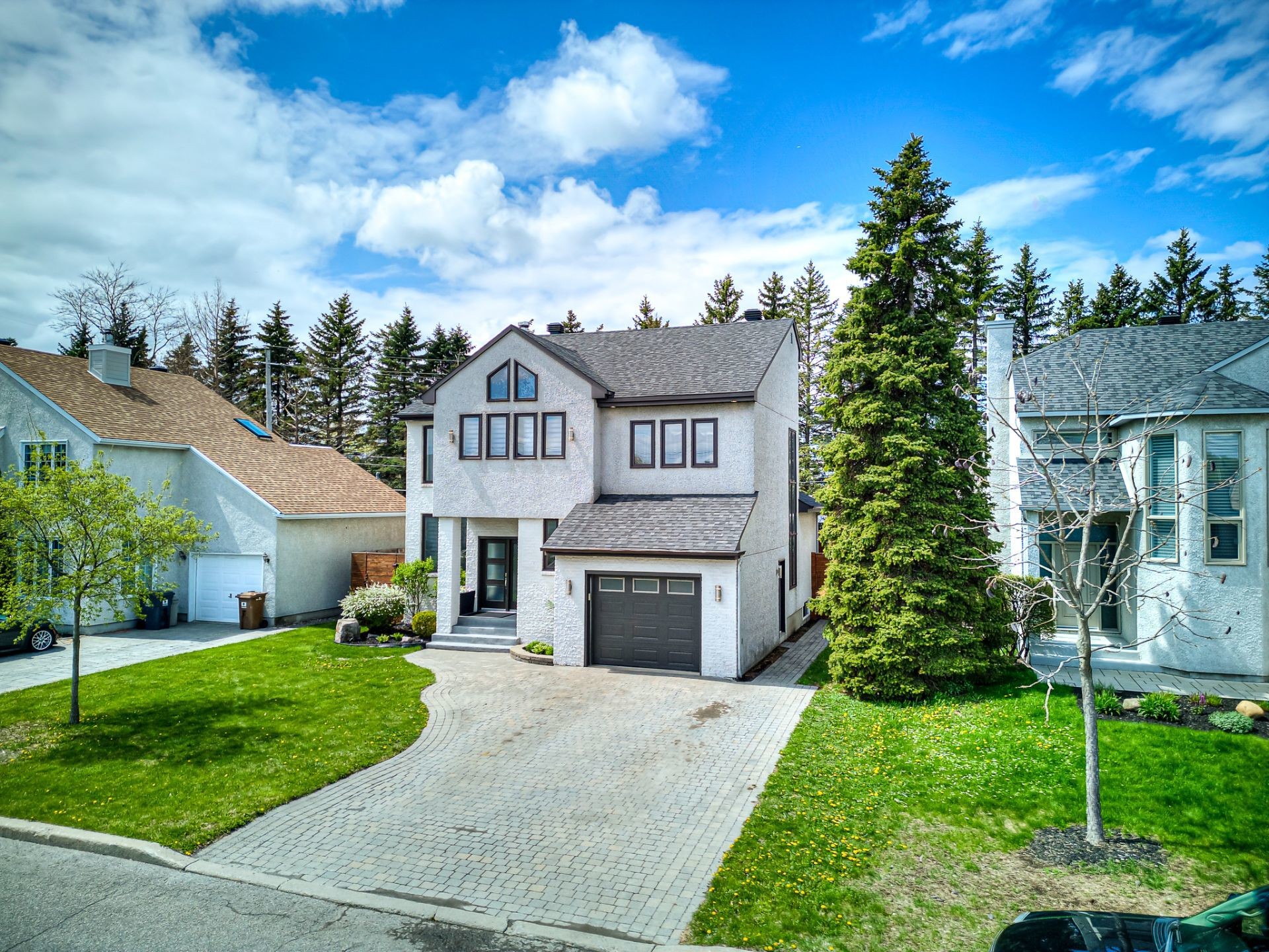 









1635


Rue Delage

,
Boisbriand,




QC
J7G3A9

