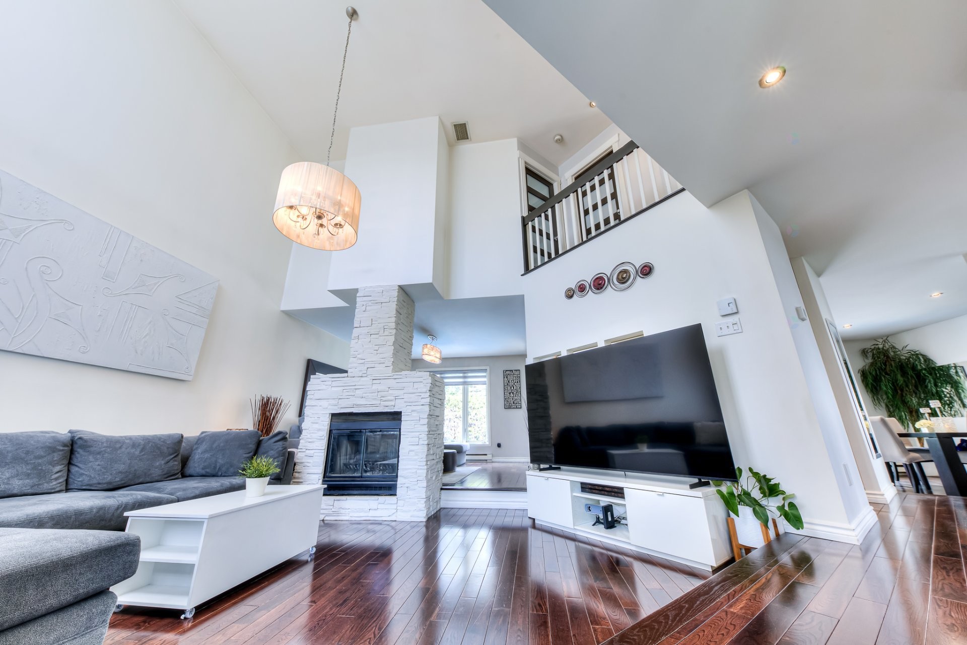 









1635


Rue Delage

,
Boisbriand,




QC
J7G3A9

