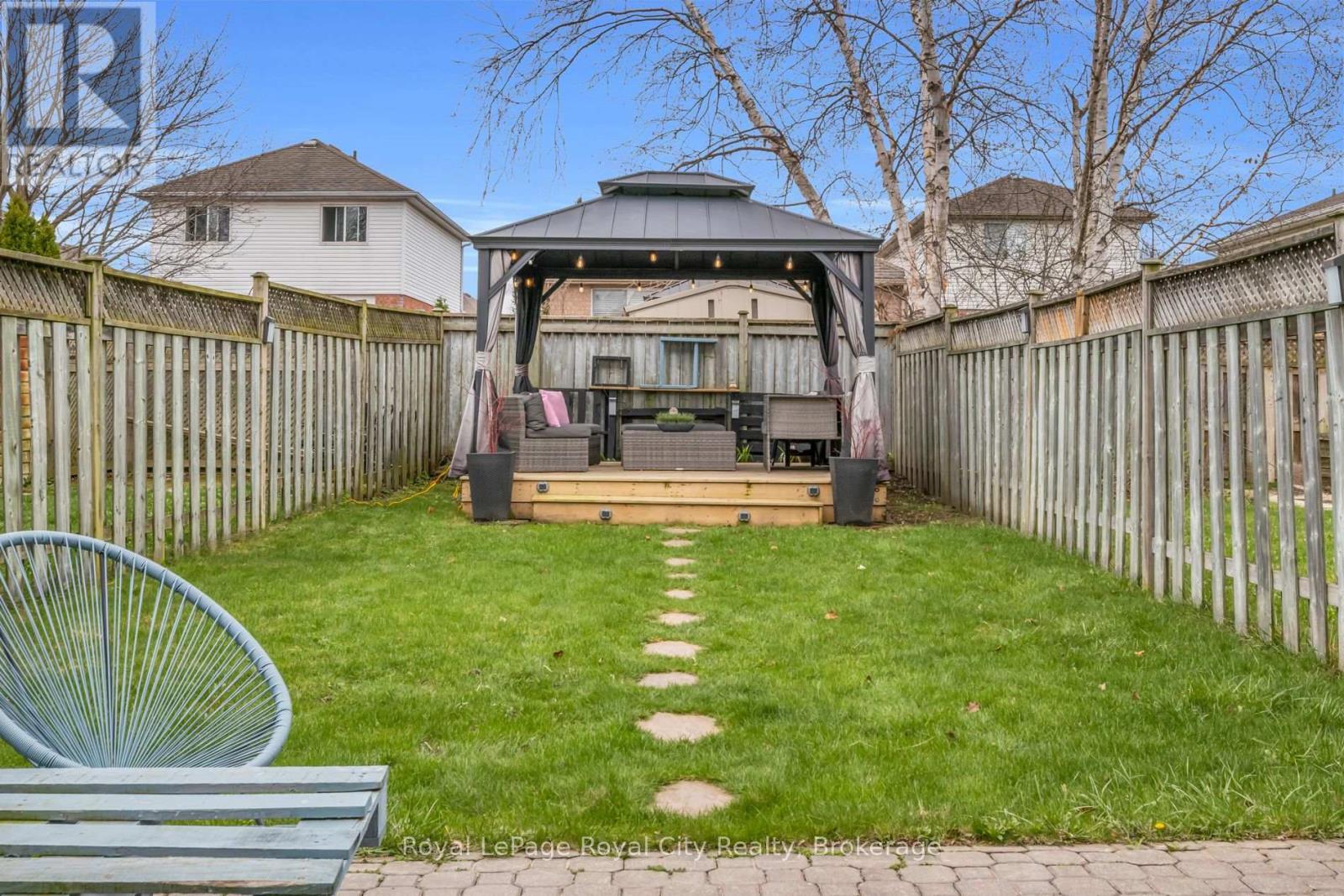 












155 STEPHANIE DRIVE

,
Guelph (Willow West/Sugarbush/West Acres),




Ontario
N1K1X7

