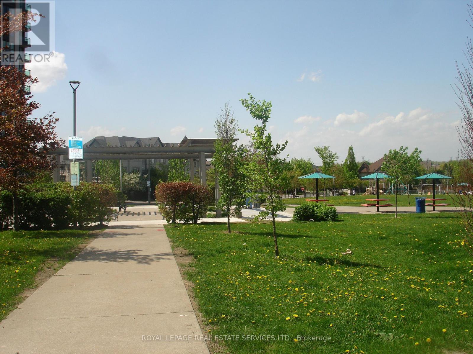 












311 - 15 NORTH PARK ROAD

,
Vaughan,




Ontario
L4J0A1

