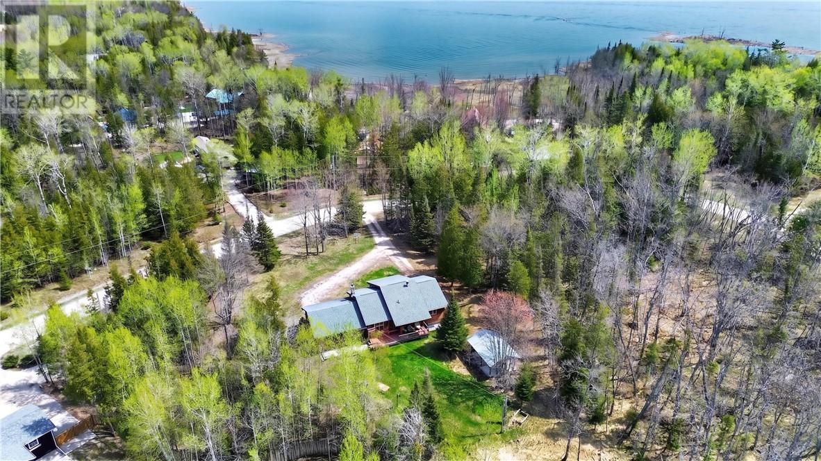 












76 Lilly Crescent

,
Kagawong, Manitoulin Island,




Ontario
P0P1J0

