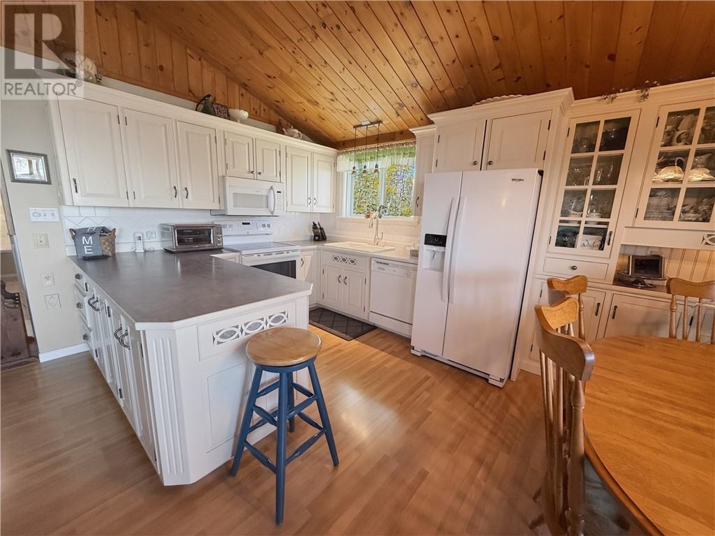 












238 Lonesome Pine Trail

,
Tehkummah, Manitoulin Island,




Ontario
P0P2C0

