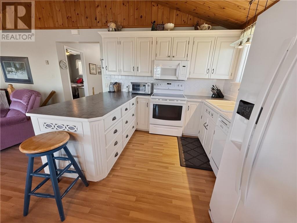 












238 Lonesome Pine Trail

,
Tehkummah, Manitoulin Island,




Ontario
P0P2C0

