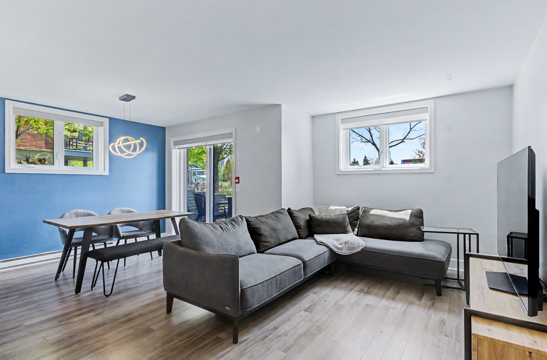 









545


Boul. Clairevue O.

, 102,
Saint-Bruno-de-Montarville,




QC
J3V6B2

