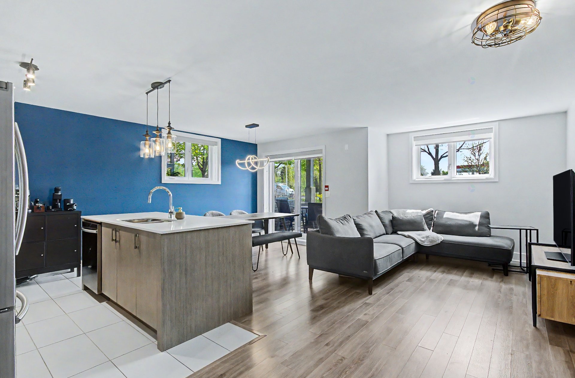 









545


Boul. Clairevue O.

, 102,
Saint-Bruno-de-Montarville,




QC
J3V6B2

