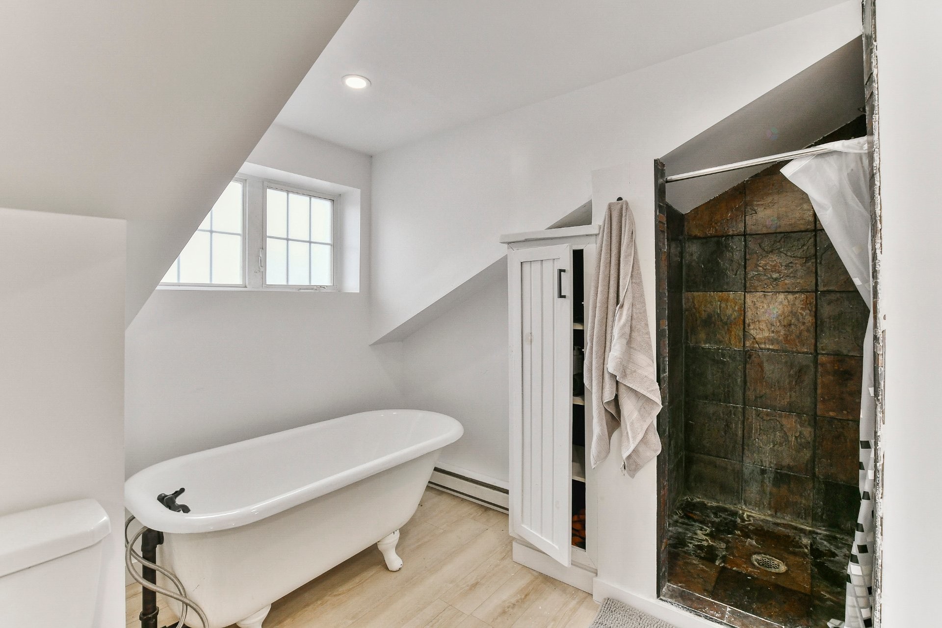 









7


Rue Masson

,
Saint-Roch-de-l'Achigan,




QC
J0K3H0


