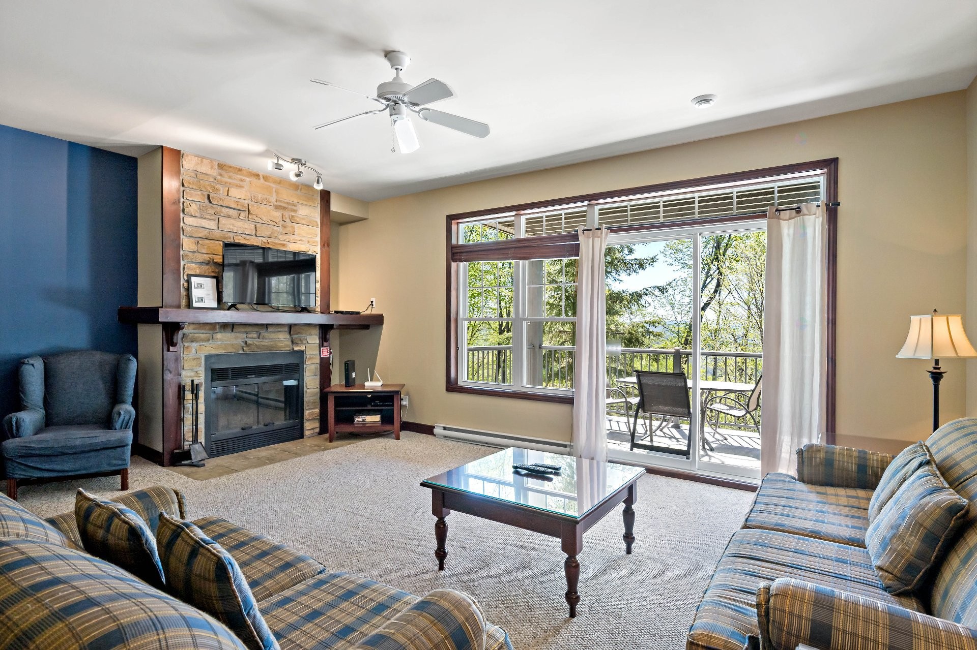 









300


Rue du Mont-Plaisant

, 4,
Mont-Tremblant,




QC
J8E1L2

