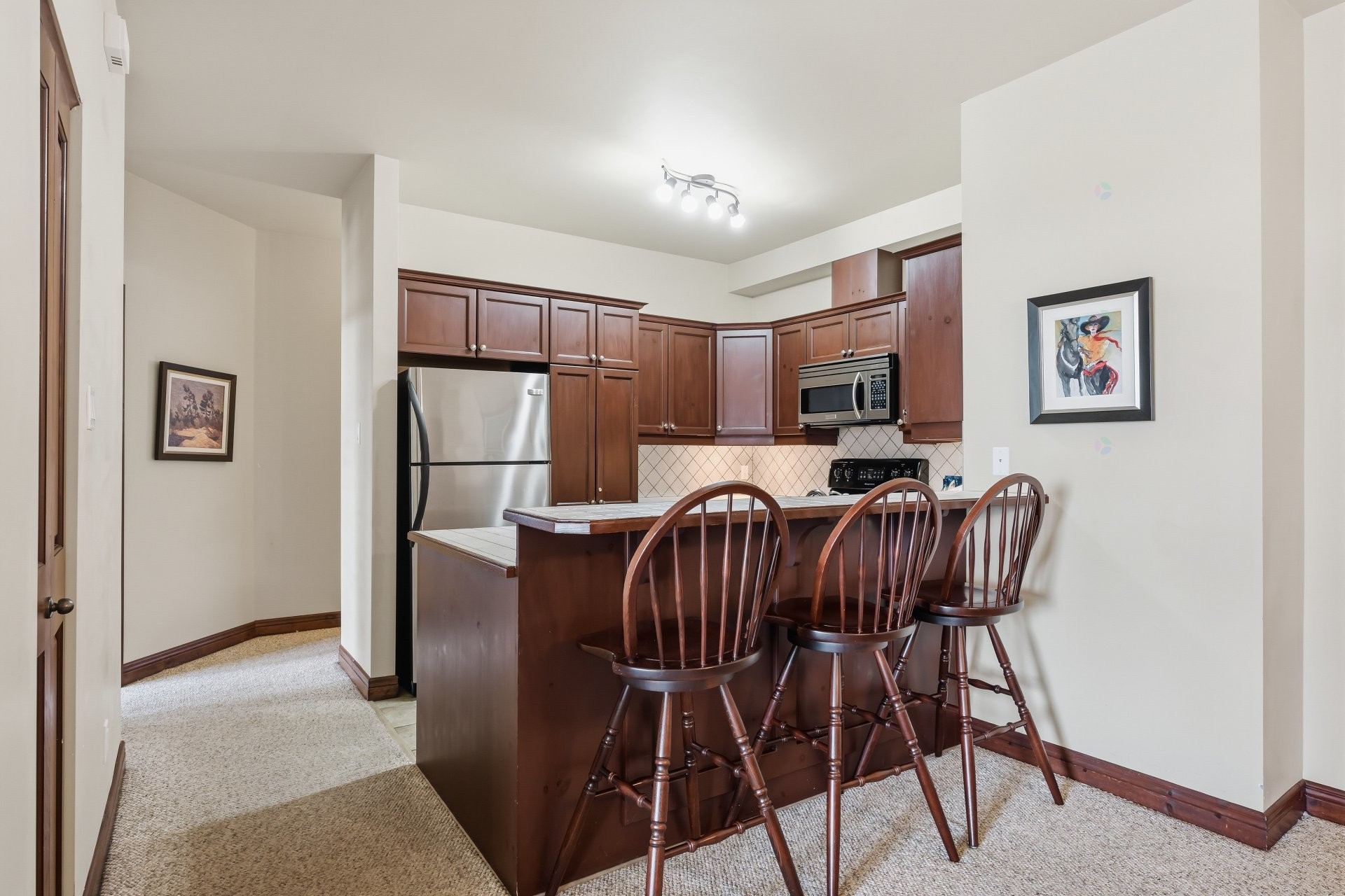 









300


Rue du Mont-Plaisant

, 4,
Mont-Tremblant,




QC
J8E1L2


