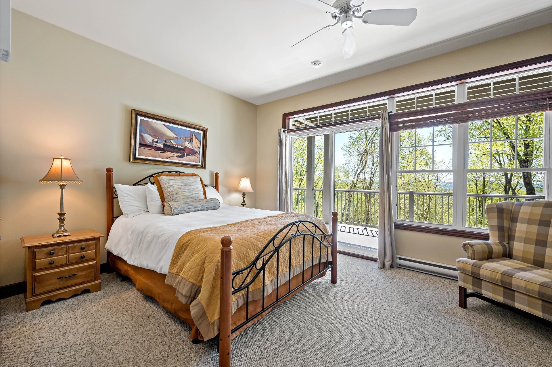 









300


Rue du Mont-Plaisant

, 4,
Mont-Tremblant,




QC
J8E1L2

