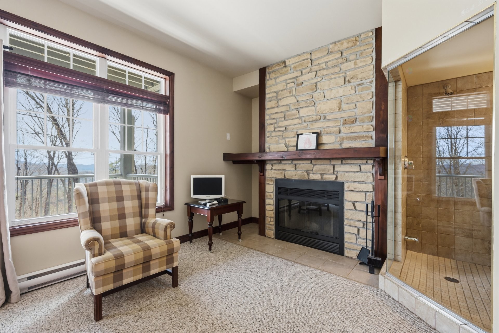 









300


Rue du Mont-Plaisant

, 4,
Mont-Tremblant,




QC
J8E1L2

