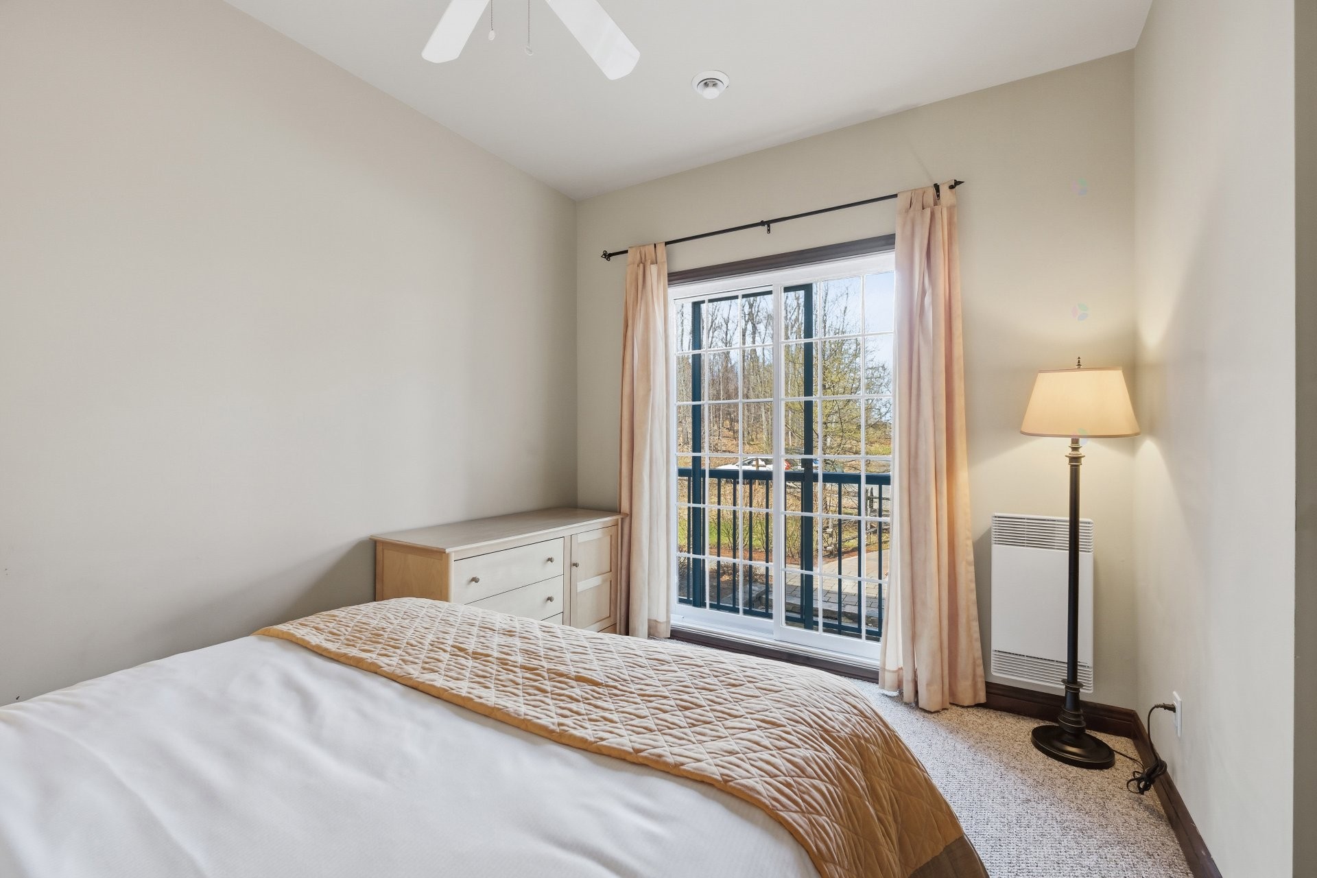 









300


Rue du Mont-Plaisant

, 4,
Mont-Tremblant,




QC
J8E1L2

