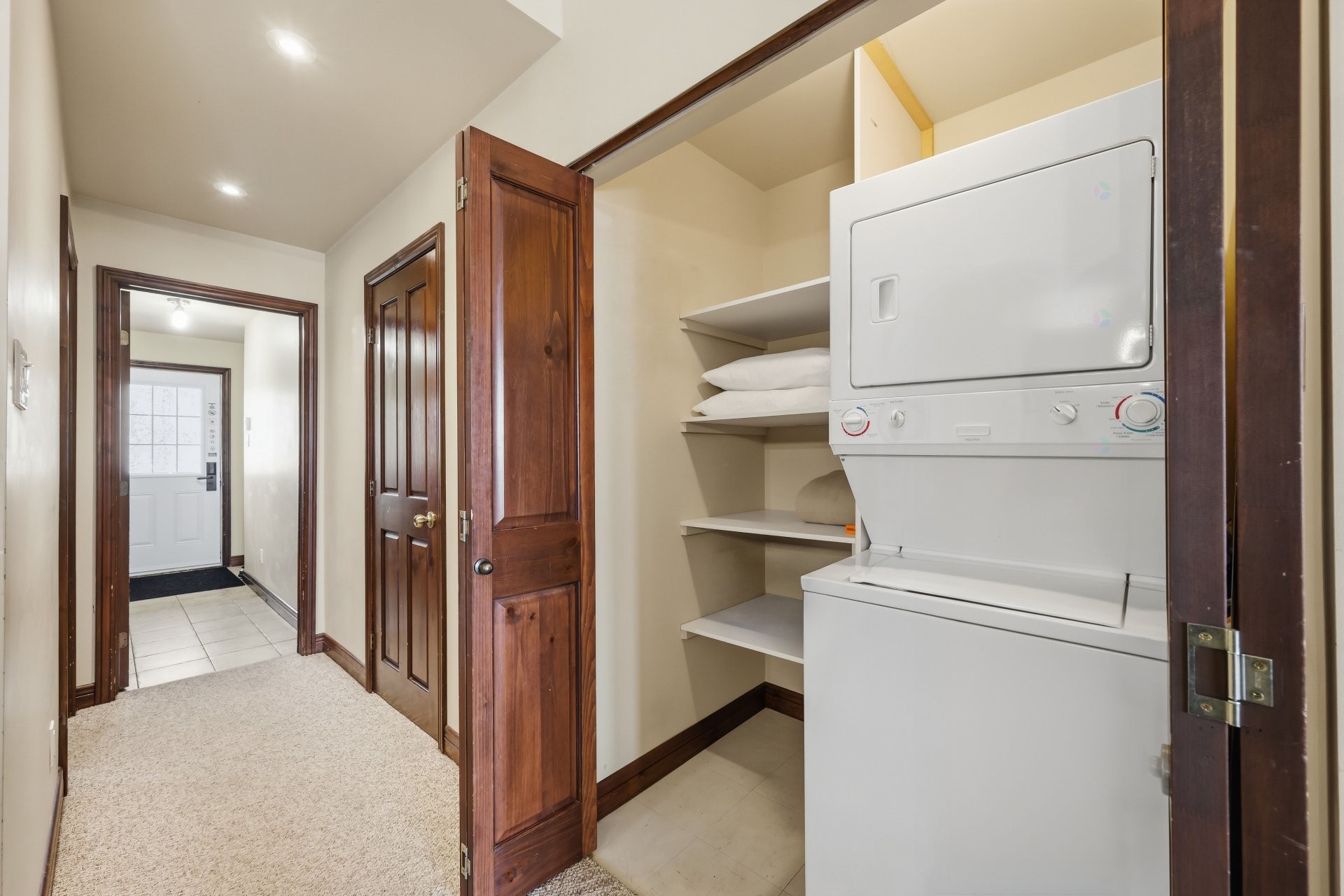 









300


Rue du Mont-Plaisant

, 4,
Mont-Tremblant,




QC
J8E1L2

