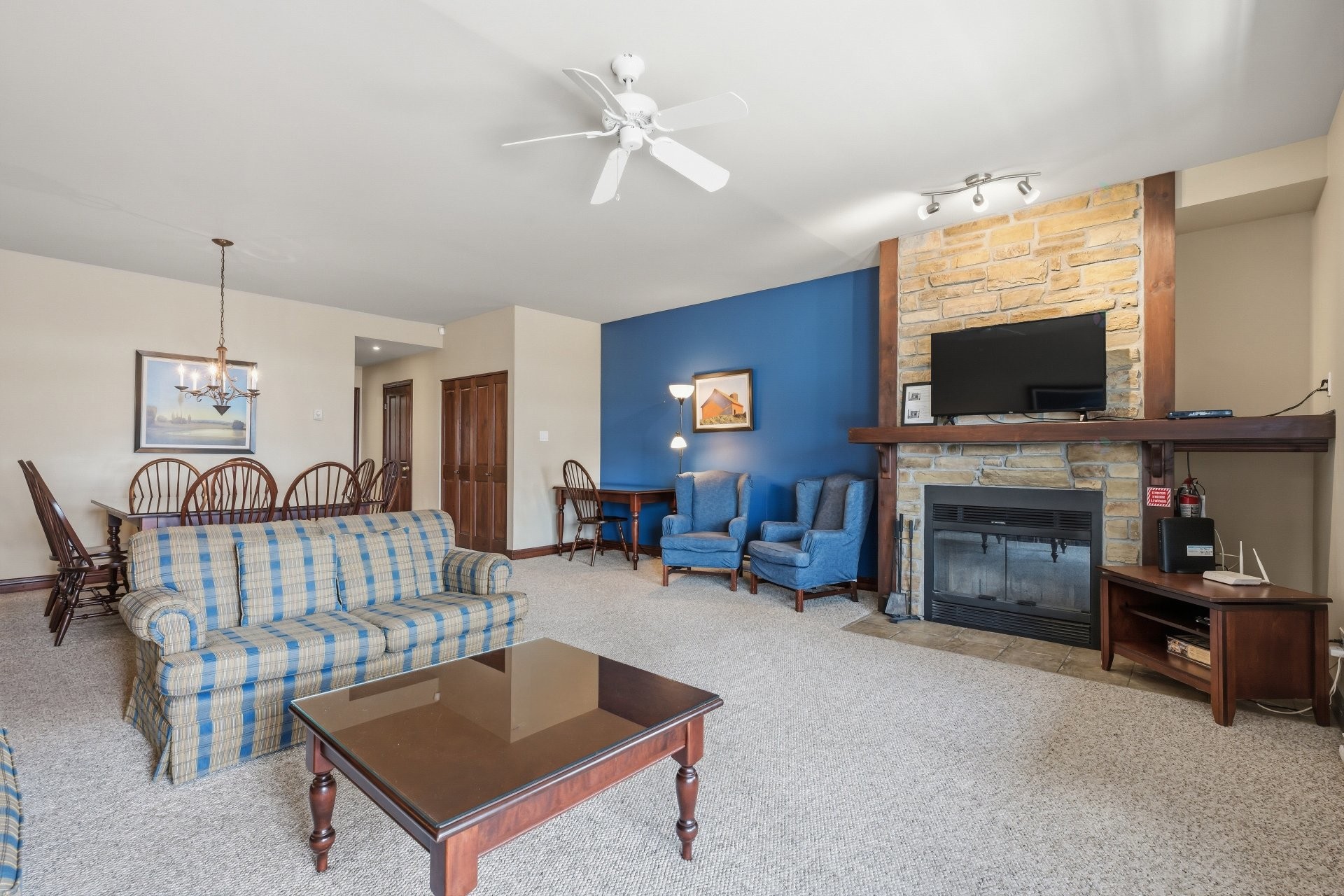 









300


Rue du Mont-Plaisant

, 4,
Mont-Tremblant,




QC
J8E1L2

