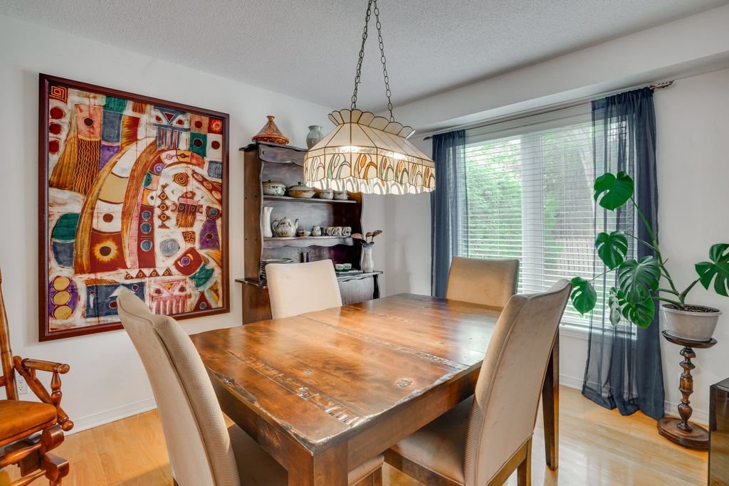 









6


Rue de l'Alouette

,
Gatineau (Hull),




QC
J9A3J4

