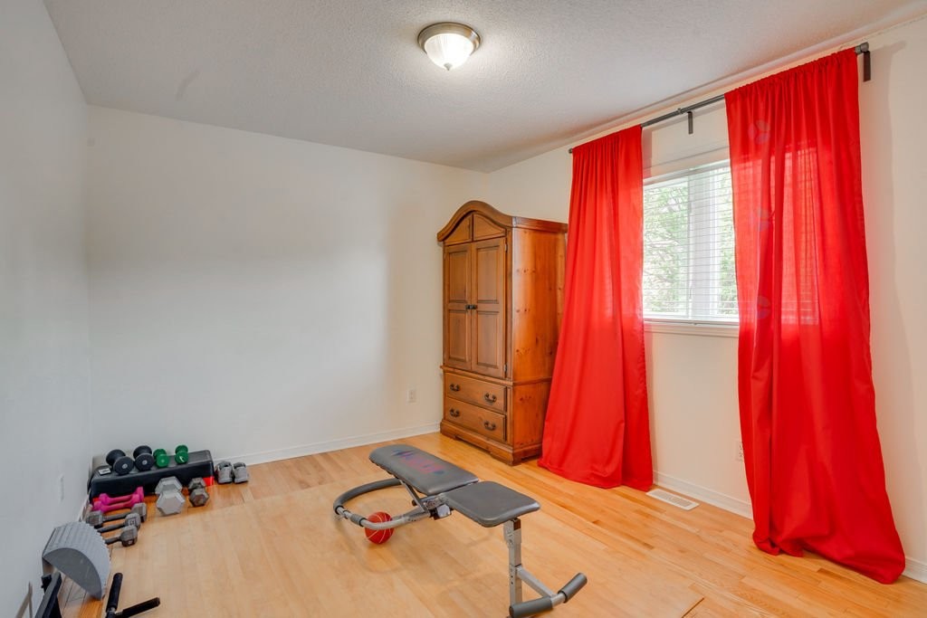 









6


Rue de l'Alouette

,
Gatineau (Hull),




QC
J9A3J4

