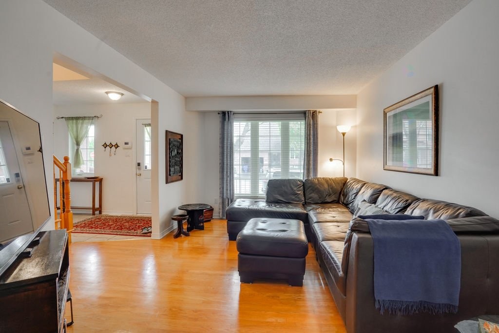 









6


Rue de l'Alouette

,
Gatineau (Hull),




QC
J9A3J4

